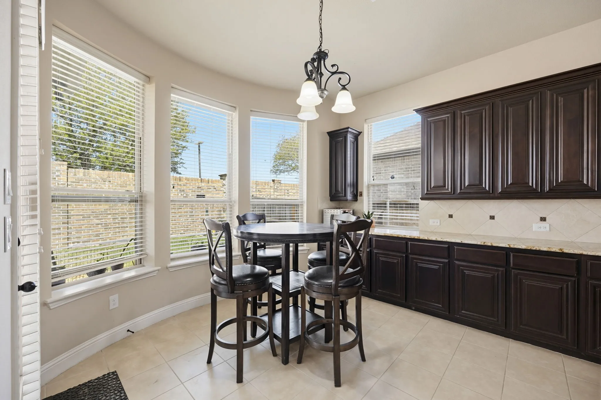 Single Family Residence For Sale in Collin County , 1608 Alamosa Drive, Allen, Texas 75013, 5 Bedroom, 4 Bathroom, 3 Garage spaces, 4,259 Sqft, built in 2015, Preowned, mls#21225203, Real Estate Agent in Allen, Homes For Sale in Collin county, Homes For Sale in Allen, Realtor in Allen Texas, Real Estate Brokerage Independent Realty Texas, Luminita Cordes Realtor