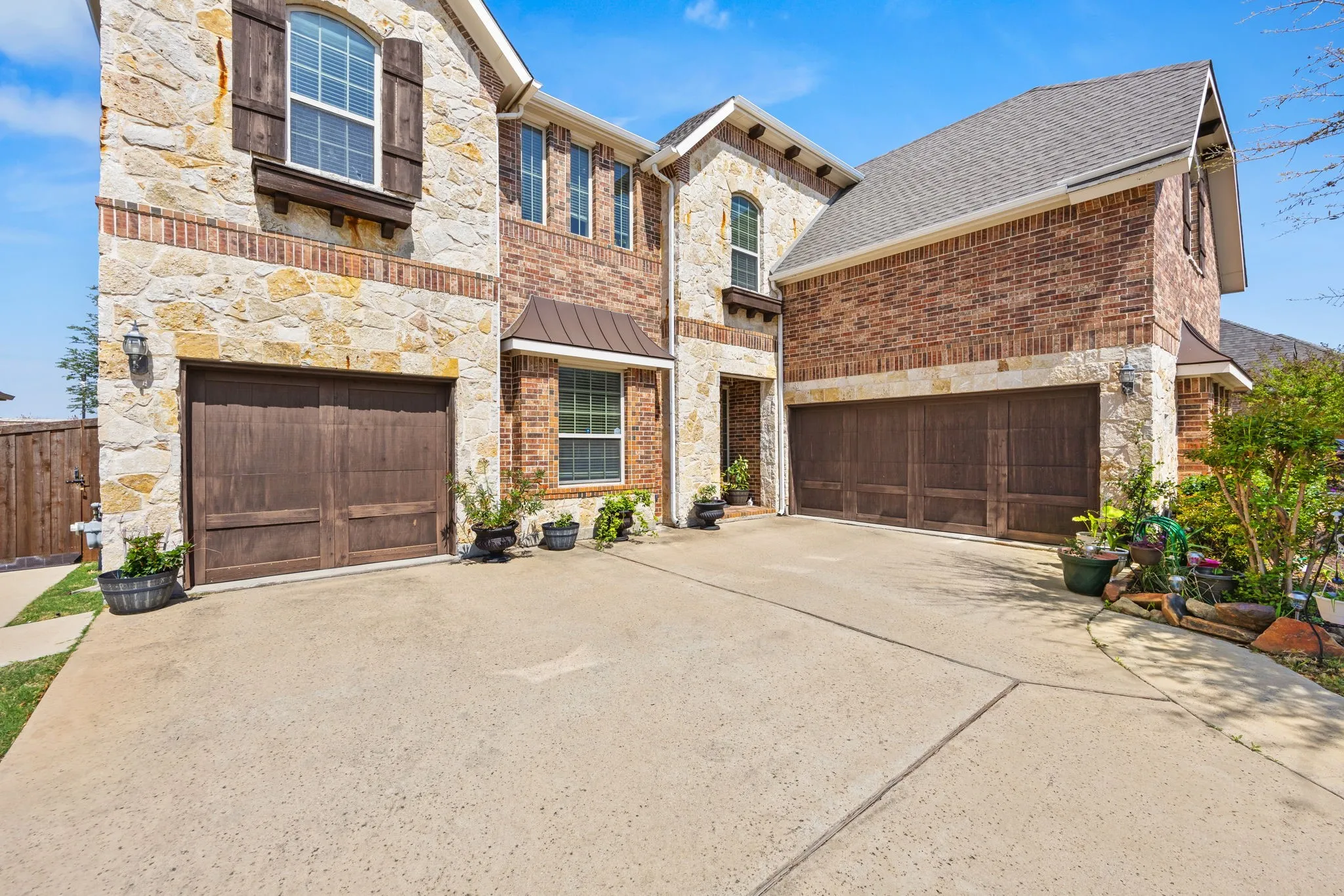 Single Family Residence For Sale in Collin County , 1608 Alamosa Drive, Allen, Texas 75013, 5 Bedroom, 4 Bathroom, 3 Garage spaces, 4,259 Sqft, built in 2015, Preowned, mls#21225203, Real Estate Agent in Allen, Homes For Sale in Collin county, Homes For Sale in Allen, Realtor in Allen Texas, Real Estate Brokerage Independent Realty Texas, Luminita Cordes Realtor