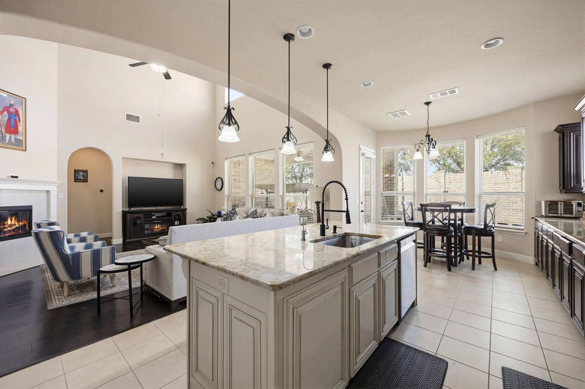 Single Family Residence For Sale in Collin County , 1608 Alamosa Drive, Allen, Texas 75013, 5 Bedroom, 4 Bathroom, 3 Garage spaces, 4,259 Sqft, built in 2015, Preowned, mls#21225203, Real Estate Agent in Allen, Homes For Sale in Collin county, Homes For Sale in Allen, Realtor in Allen Texas, Real Estate Brokerage Independent Realty Texas, Luminita Cordes Realtor