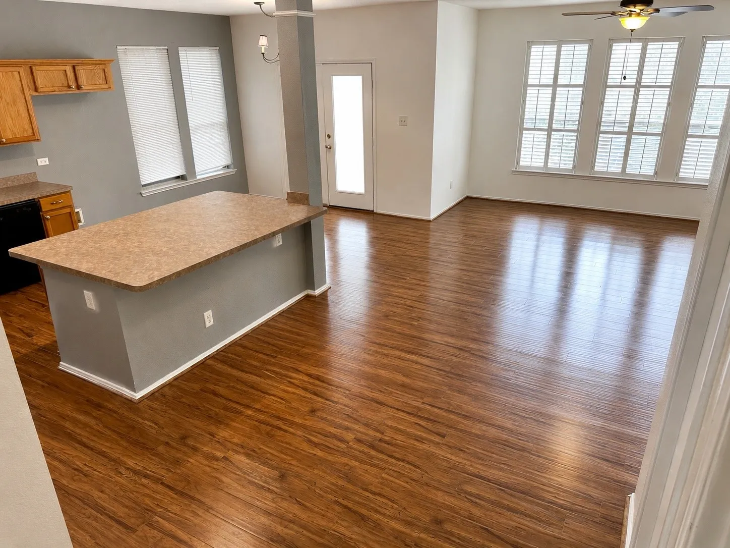 Single Family Residence For Sale in Kaufman County , 103 Denali Court, Terrell, Texas 75160, 4 Bedroom, 3 Bathroom, 2 Garage spaces, 2,424 Sqft, built in 2004, Preowned, mls#21197729, Real Estate Agent in Terrell, Homes For Sale in Kaufman county, Homes For Sale in Terrell, Realtor in Terrell Texas, Real Estate Brokerage Independent Realty Texas, Luminita Cordes Realtor