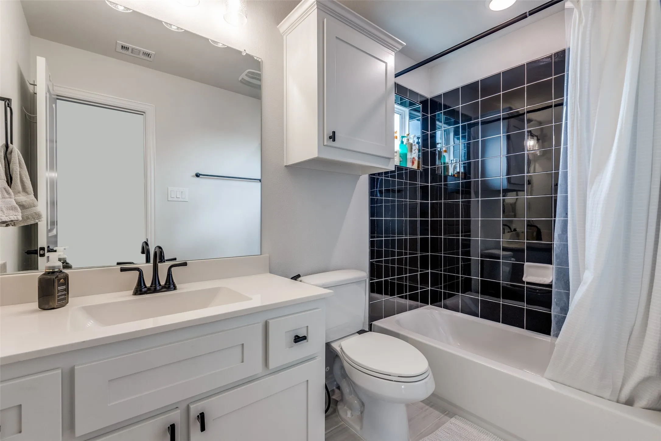 Single Family Residence For Sale in Denton County , 1352 Peregrine Trail, Frisco, Texas 75036, 5 Bedroom, 4 Bathroom, 2 Garage spaces, 3,391 Sqft, built in 2023, mls#21225161, Real Estate Agent in Frisco, Homes For Sale in Denton county, Homes For Sale in Frisco, Realtor in Frisco Texas, Real Estate Brokerage Independent Realty Texas, Luminita Cordes Realtor