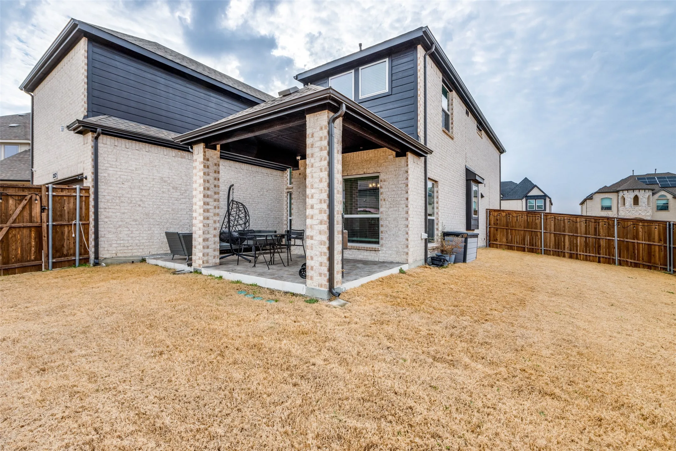 Single Family Residence For Sale in Denton County , 1352 Peregrine Trail, Frisco, Texas 75036, 5 Bedroom, 4 Bathroom, 2 Garage spaces, 3,391 Sqft, built in 2023, mls#21225161, Real Estate Agent in Frisco, Homes For Sale in Denton county, Homes For Sale in Frisco, Realtor in Frisco Texas, Real Estate Brokerage Independent Realty Texas, Luminita Cordes Realtor