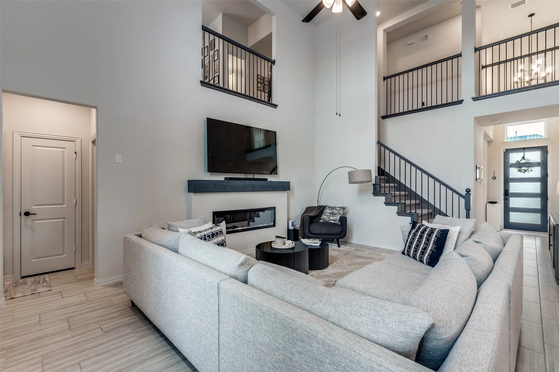 Single Family Residence For Sale in Denton County , 1352 Peregrine Trail, Frisco, Texas 75036, 5 Bedroom, 4 Bathroom, 2 Garage spaces, 3,391 Sqft, built in 2023, mls#21225161, Real Estate Agent in Frisco, Homes For Sale in Denton county, Homes For Sale in Frisco, Realtor in Frisco Texas, Real Estate Brokerage Independent Realty Texas, Luminita Cordes Realtor
