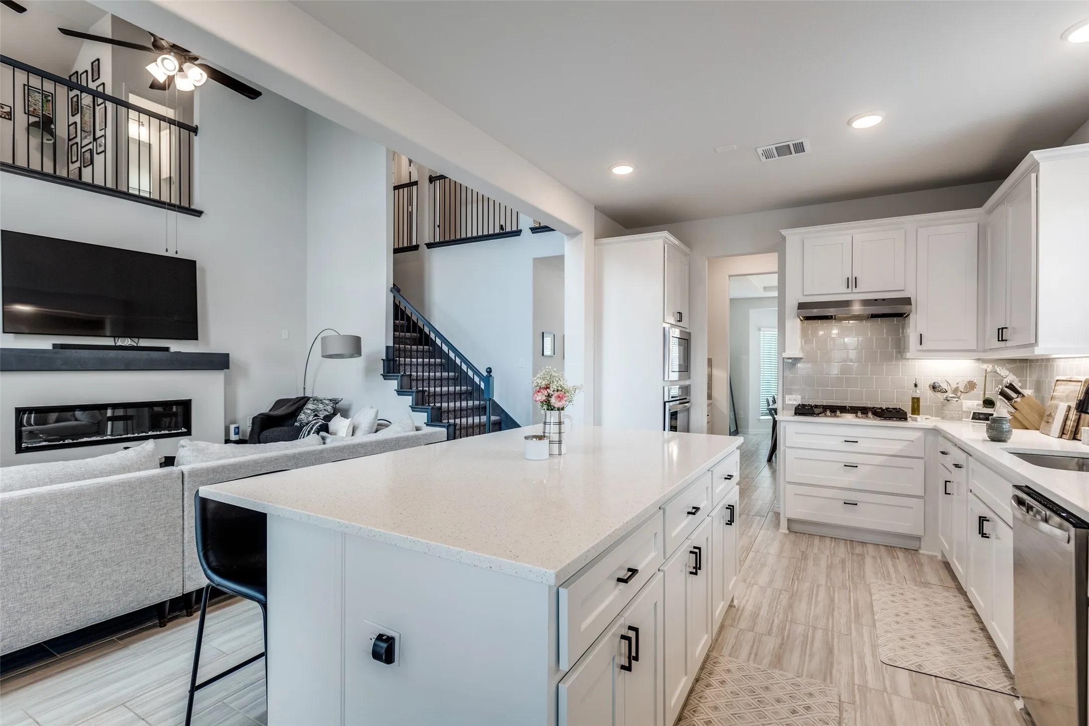 Single Family Residence For Sale in Denton County , 1352 Peregrine Trail, Frisco, Texas 75036, 5 Bedroom, 4 Bathroom, 2 Garage spaces, 3,391 Sqft, built in 2023, mls#21225161, Real Estate Agent in Frisco, Homes For Sale in Denton county, Homes For Sale in Frisco, Realtor in Frisco Texas, Real Estate Brokerage Independent Realty Texas, Luminita Cordes Realtor