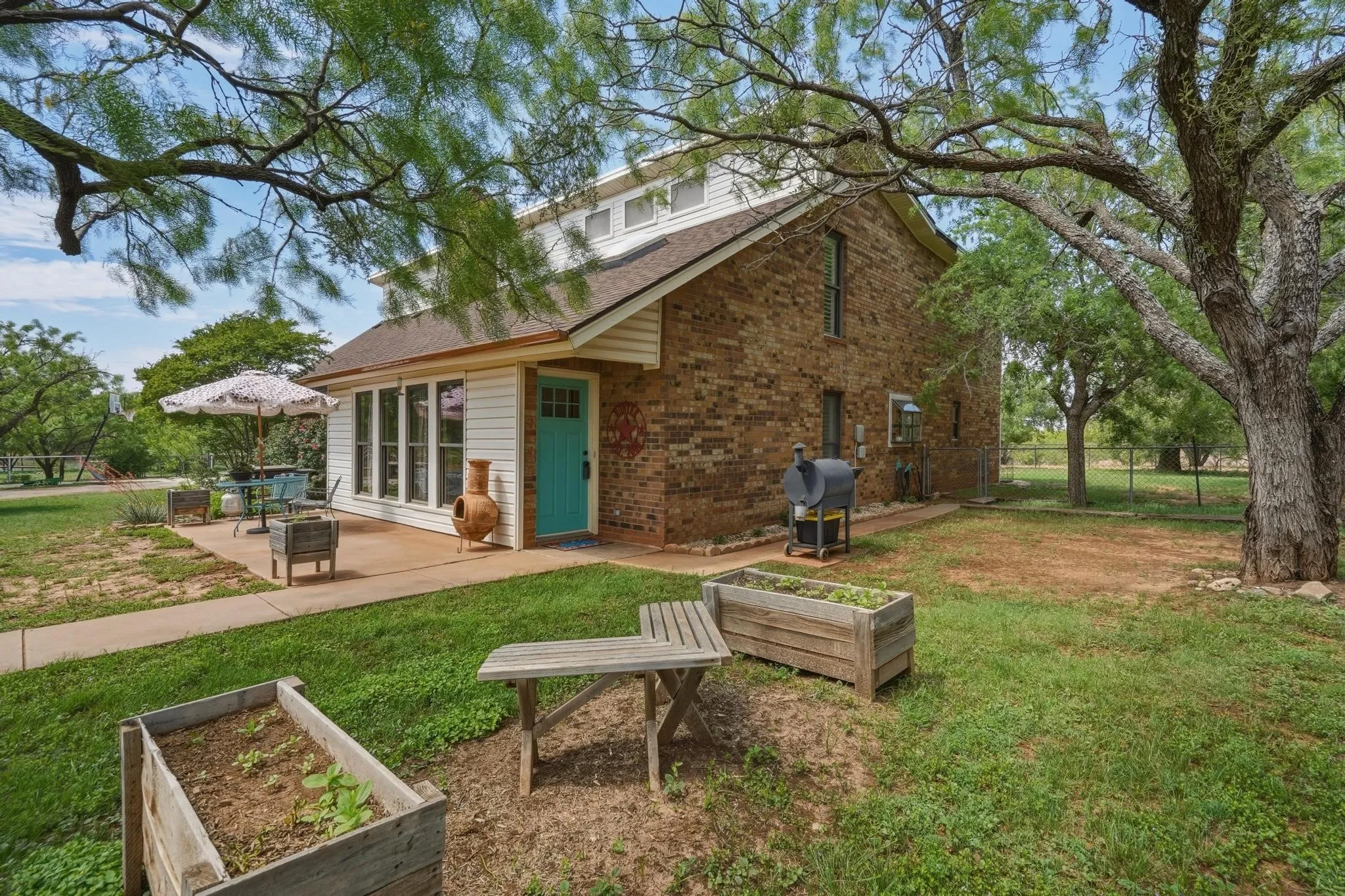 Single Family Residence For Sale in Taylor County , 432 Clark Road, Abilene, Texas 79602, 4 Bedrooms, 3 Bathrooms, 2 Garage spaces, 3,193 Sqft, built in 1982, Price $555,000, mls#21225224, Real Estate Agent in Abilene, Homes For Sale in Taylor county, Homes For Sale in Abilene, Realtor in Abilene Texas, Real Estate Brokerage Independent Realty Texas, Luminita Cordes Realtor