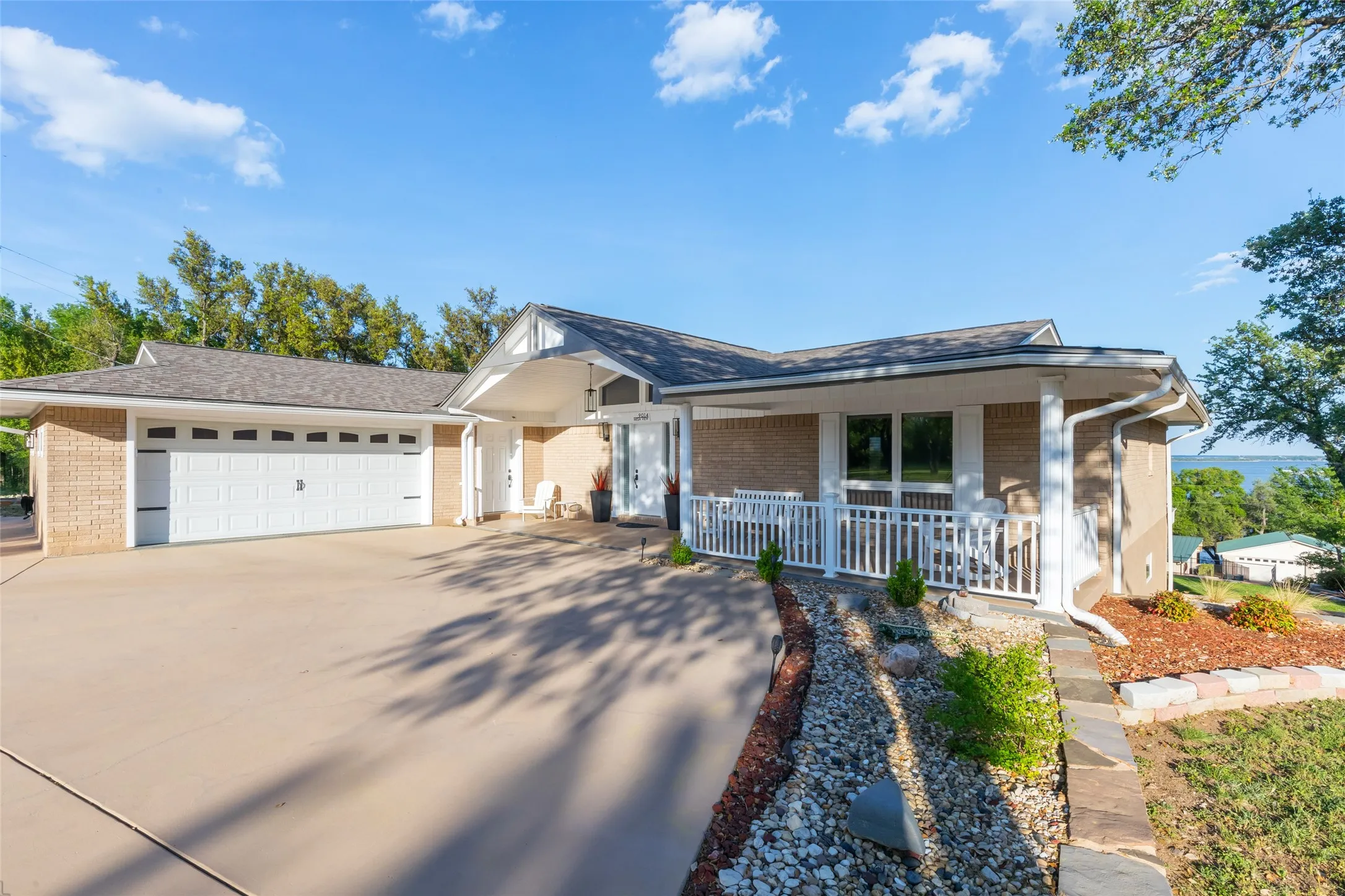 Single Family Residence For Sale in Brown County , 9014 Mesa View Road, Brownwood, Texas 76801, 5 Bedroom, 4 Bathroom, 2 Garage spaces, 3,220 Sqft, built in 1986, Price $569,000, mls#21224101, Real Estate Agent in Brownwood, Homes For Sale in Brown county, Homes For Sale in Brownwood, Realtor in Brownwood Texas, Real Estate Brokerage Independent Realty Texas, Luminita Cordes Realtor