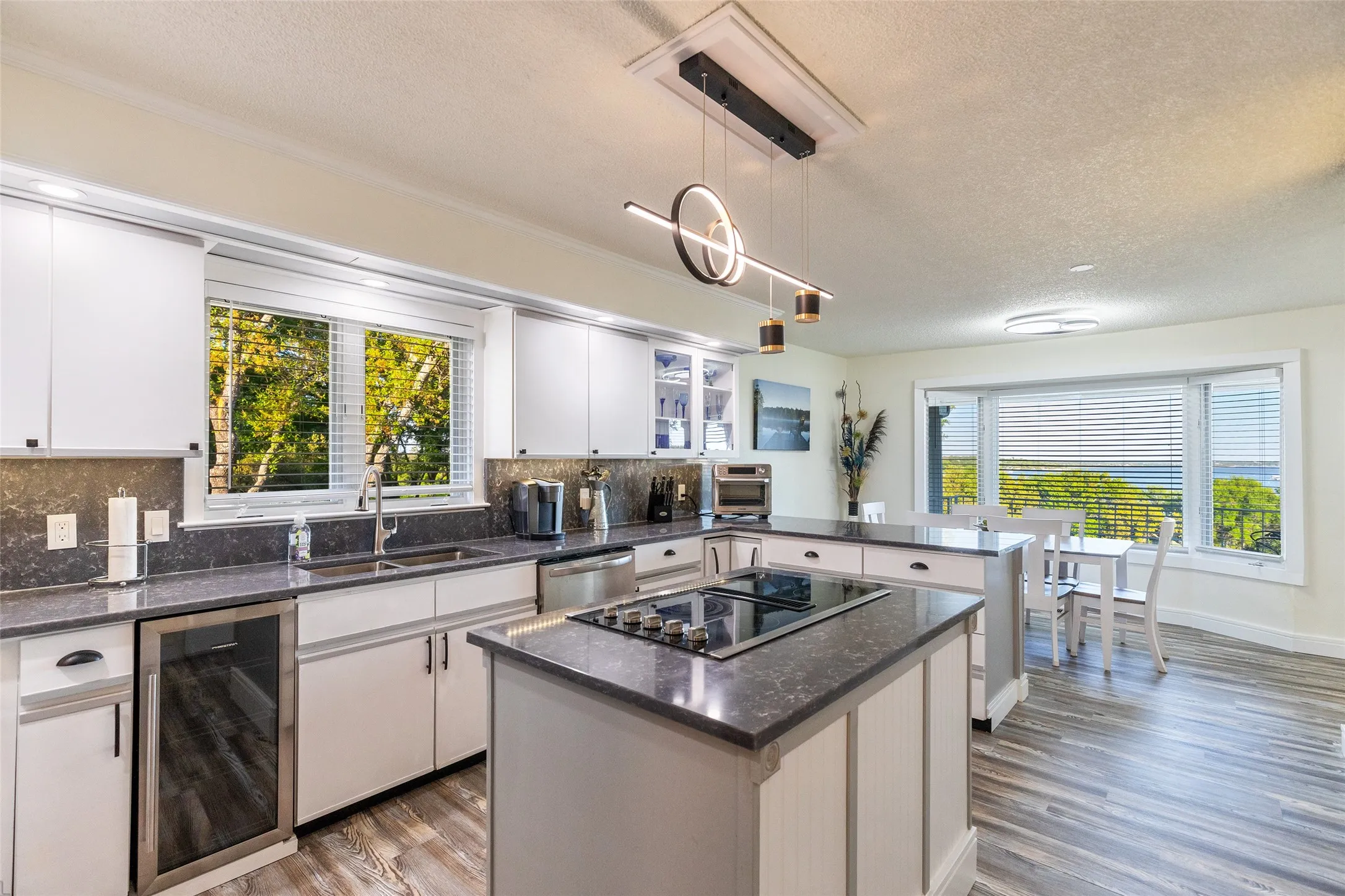Single Family Residence For Sale in Brown County , 9014 Mesa View Road, Brownwood, Texas 76801, 5 Bedroom, 4 Bathroom, 2 Garage spaces, 3,220 Sqft, built in 1986, Price $569,000, mls#21224101, Real Estate Agent in Brownwood, Homes For Sale in Brown county, Homes For Sale in Brownwood, Realtor in Brownwood Texas, Real Estate Brokerage Independent Realty Texas, Luminita Cordes Realtor