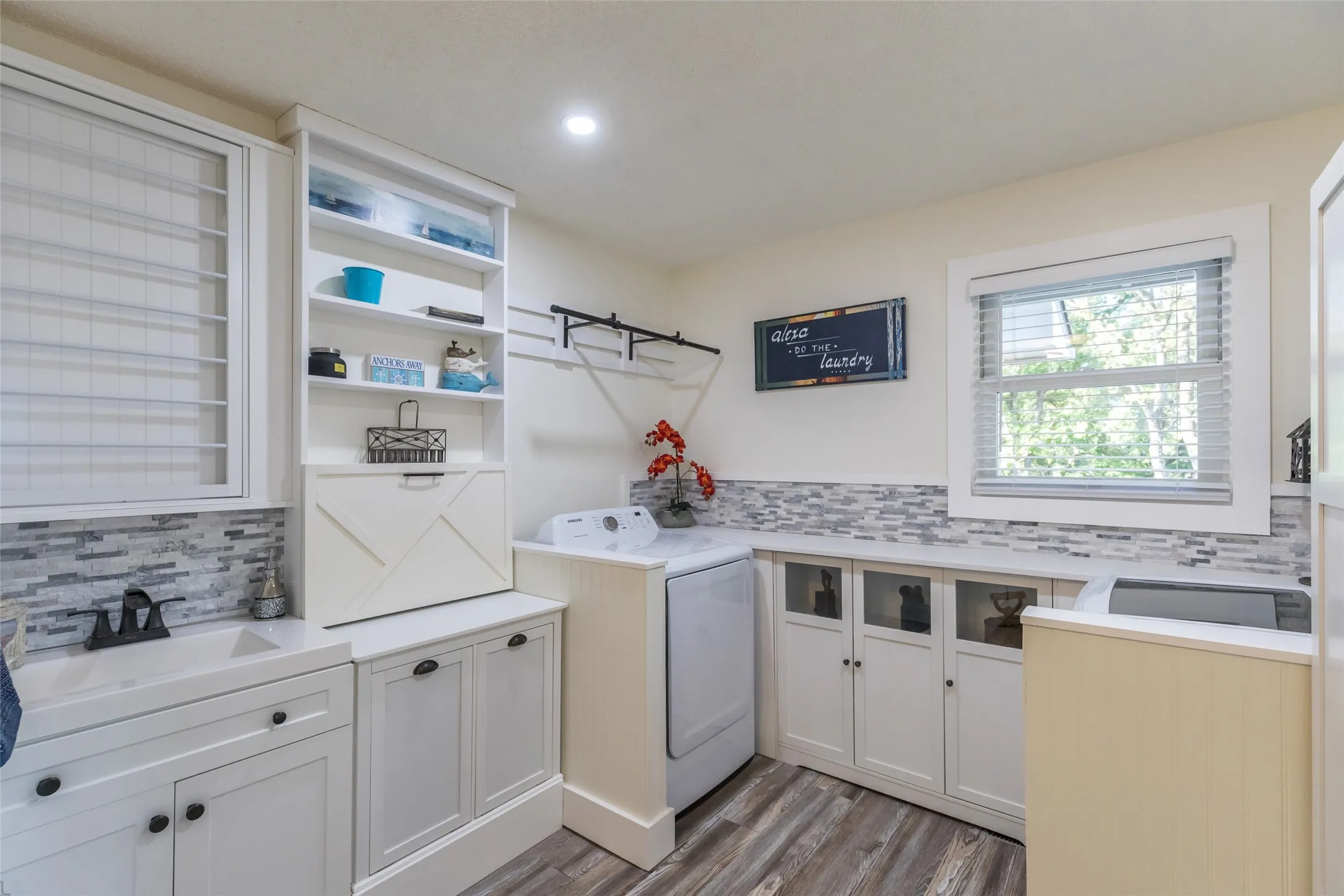 Single Family Residence For Sale in Brown County , 9014 Mesa View Road, Brownwood, Texas 76801, 5 Bedroom, 4 Bathroom, 2 Garage spaces, 3,220 Sqft, built in 1986, Price $569,000, mls#21224101, Real Estate Agent in Brownwood, Homes For Sale in Brown county, Homes For Sale in Brownwood, Realtor in Brownwood Texas, Real Estate Brokerage Independent Realty Texas, Luminita Cordes Realtor