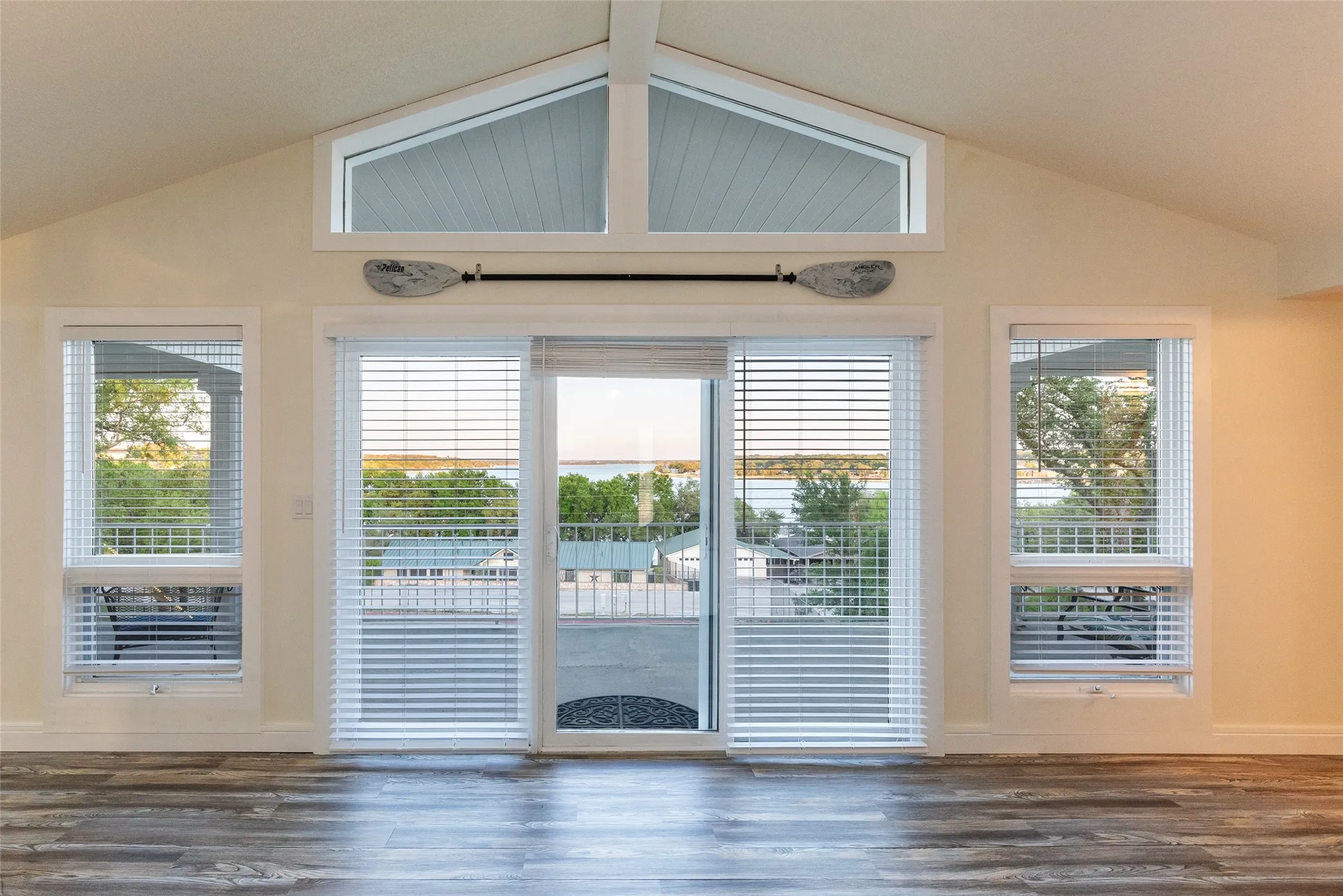 Single Family Residence For Sale in Brown County , 9014 Mesa View Road, Brownwood, Texas 76801, 5 Bedroom, 4 Bathroom, 2 Garage spaces, 3,220 Sqft, built in 1986, Price $569,000, mls#21224101, Real Estate Agent in Brownwood, Homes For Sale in Brown county, Homes For Sale in Brownwood, Realtor in Brownwood Texas, Real Estate Brokerage Independent Realty Texas, Luminita Cordes Realtor