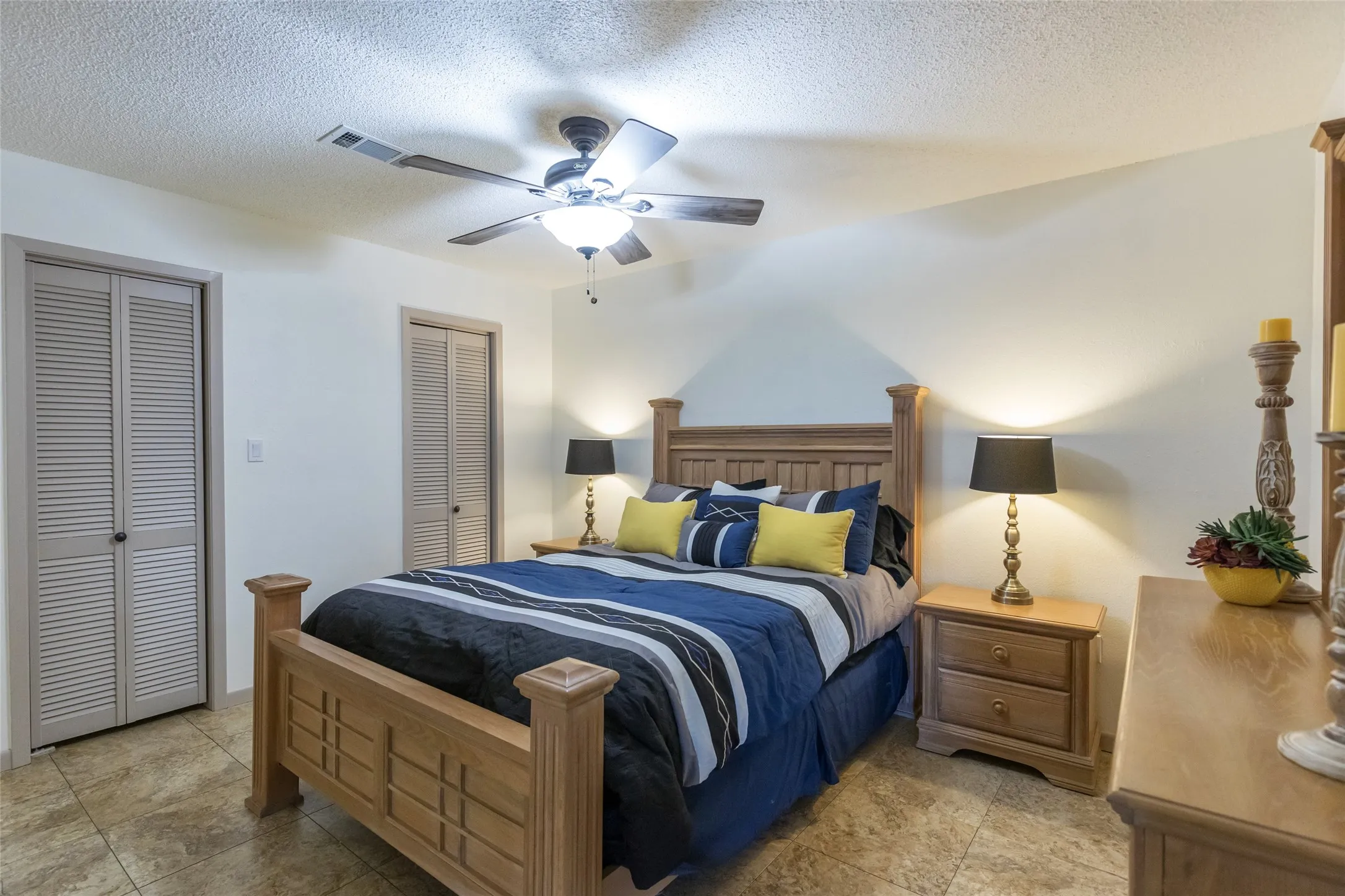 Single Family Residence For Sale in Brown County , 9014 Mesa View Road, Brownwood, Texas 76801, 5 Bedroom, 4 Bathroom, 2 Garage spaces, 3,220 Sqft, built in 1986, Price $569,000, mls#21224101, Real Estate Agent in Brownwood, Homes For Sale in Brown county, Homes For Sale in Brownwood, Realtor in Brownwood Texas, Real Estate Brokerage Independent Realty Texas, Luminita Cordes Realtor