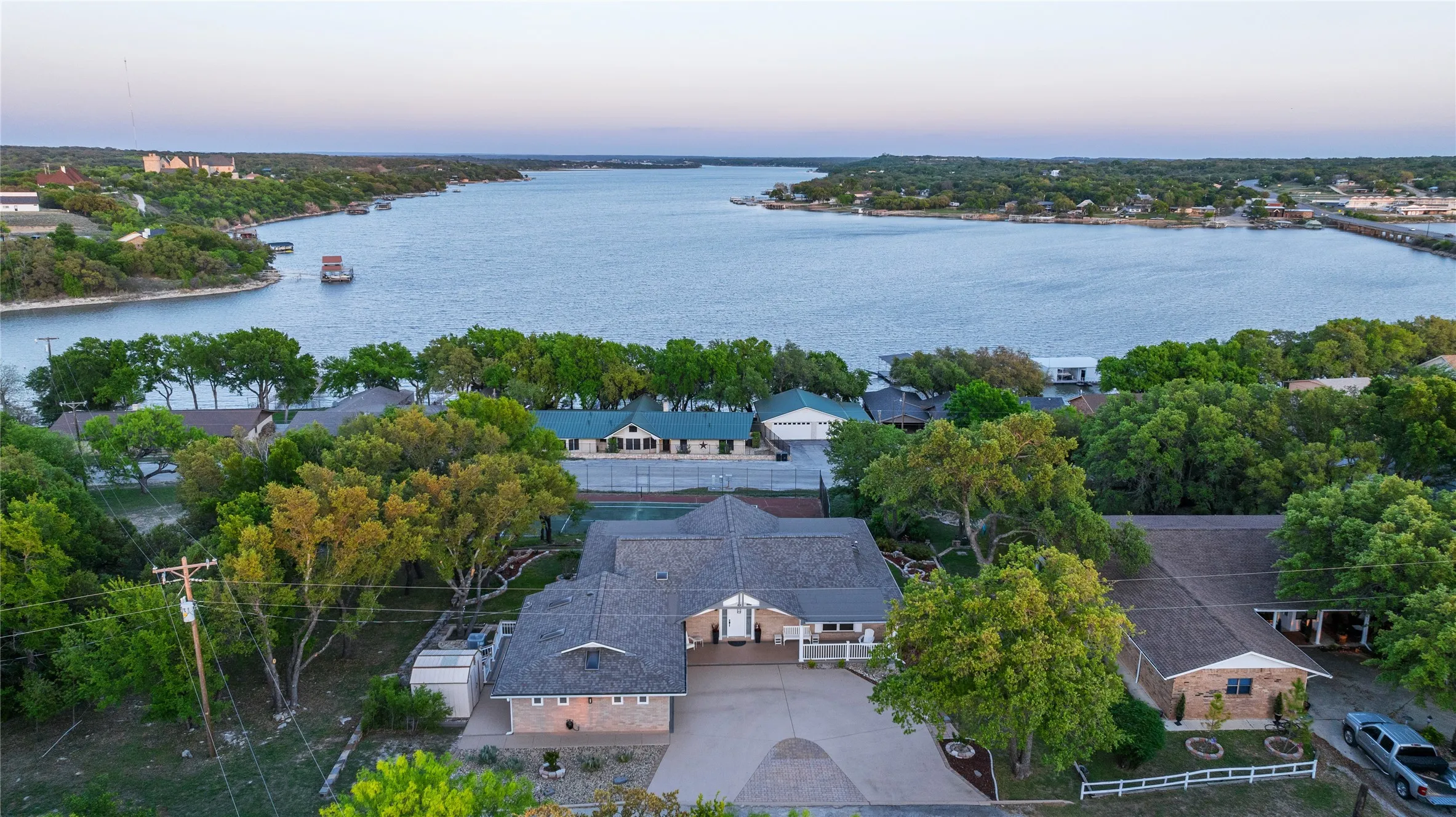 Single Family Residence For Sale in Brown County , 9014 Mesa View Road, Brownwood, Texas 76801, 5 Bedroom, 4 Bathroom, 2 Garage spaces, 3,220 Sqft, built in 1986, Price $569,000, mls#21224101, Real Estate Agent in Brownwood, Homes For Sale in Brown county, Homes For Sale in Brownwood, Realtor in Brownwood Texas, Real Estate Brokerage Independent Realty Texas, Luminita Cordes Realtor