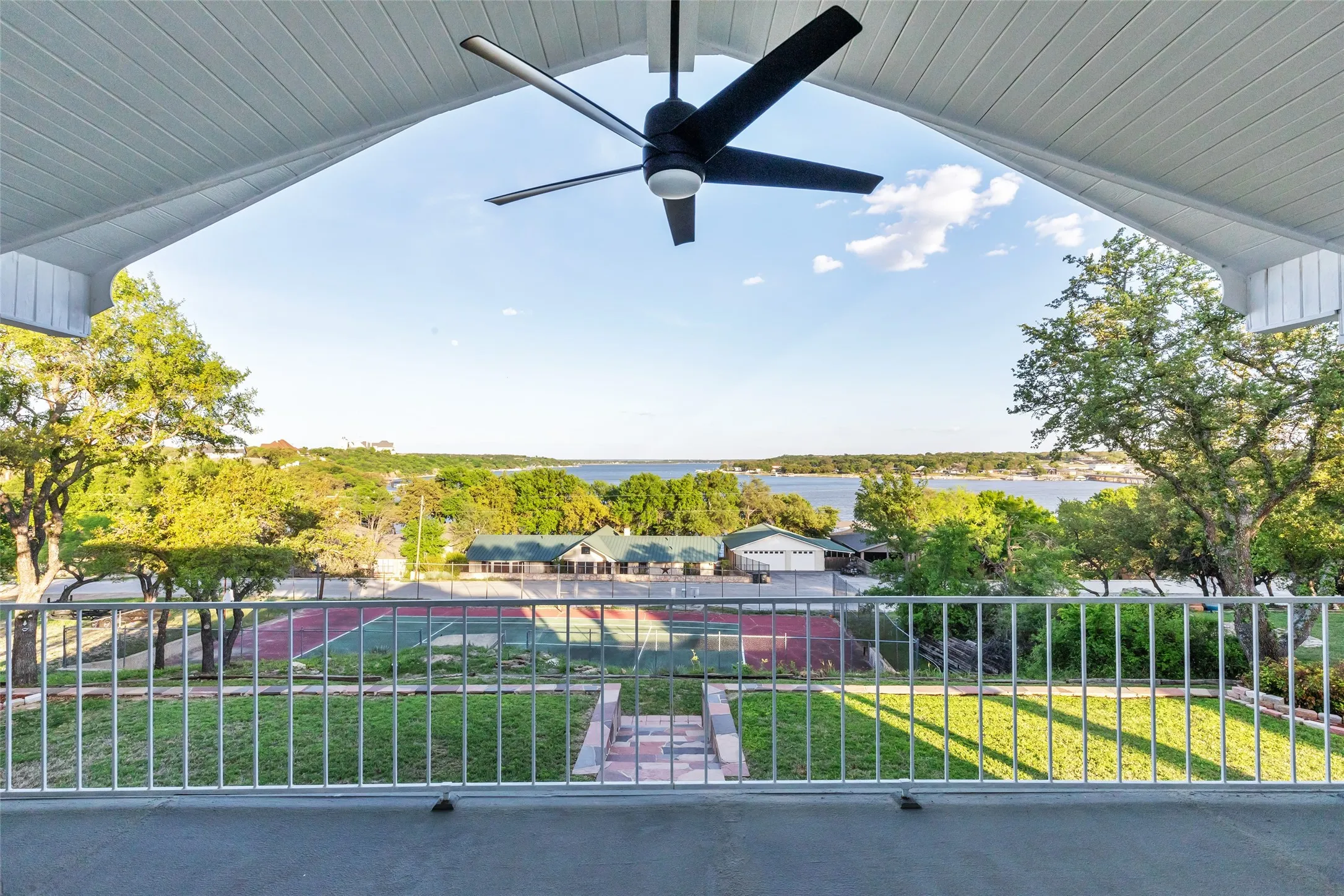 Single Family Residence For Sale in Brown County , 9014 Mesa View Road, Brownwood, Texas 76801, 5 Bedroom, 4 Bathroom, 2 Garage spaces, 3,220 Sqft, built in 1986, Price $569,000, mls#21224101, Real Estate Agent in Brownwood, Homes For Sale in Brown county, Homes For Sale in Brownwood, Realtor in Brownwood Texas, Real Estate Brokerage Independent Realty Texas, Luminita Cordes Realtor
