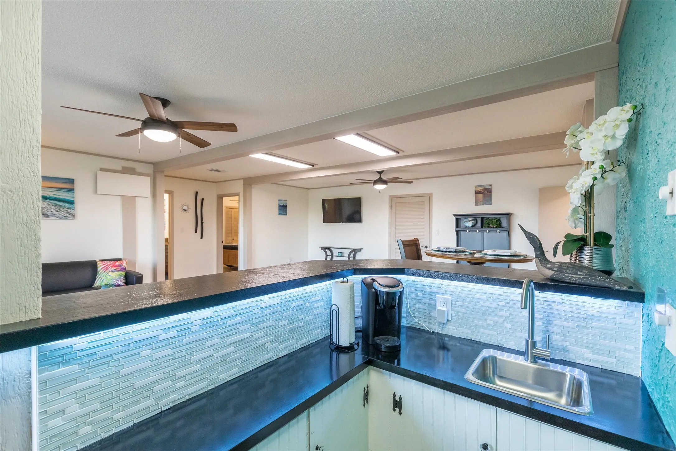 Single Family Residence For Sale in Brown County , 9014 Mesa View Road, Brownwood, Texas 76801, 5 Bedroom, 4 Bathroom, 2 Garage spaces, 3,220 Sqft, built in 1986, Price $569,000, mls#21224101, Real Estate Agent in Brownwood, Homes For Sale in Brown county, Homes For Sale in Brownwood, Realtor in Brownwood Texas, Real Estate Brokerage Independent Realty Texas, Luminita Cordes Realtor