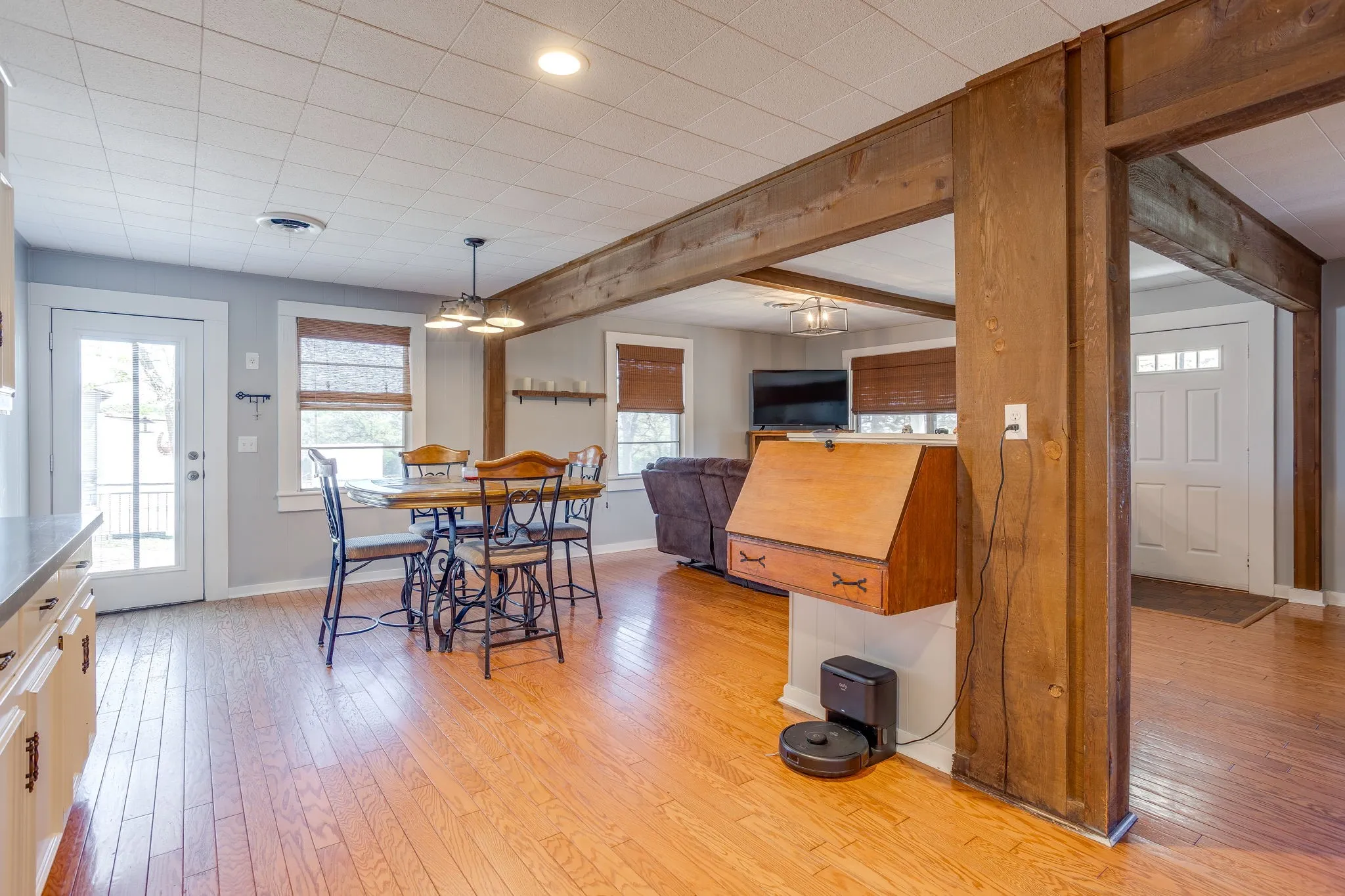 Office For Sale in Parker County , 2800 Ranger Highway, Weatherford, Texas 76088, 0, 0, Garage spaces, 0 Sqft, built in 2000, Preowned, Price $1,699,000, mls#21225186, Real Estate Agent in Weatherford, Homes For Sale in Parker county, Homes For Sale in Weatherford, Realtor in Weatherford Texas, Real Estate Brokerage Independent Realty Texas, Luminita Cordes Realtor
