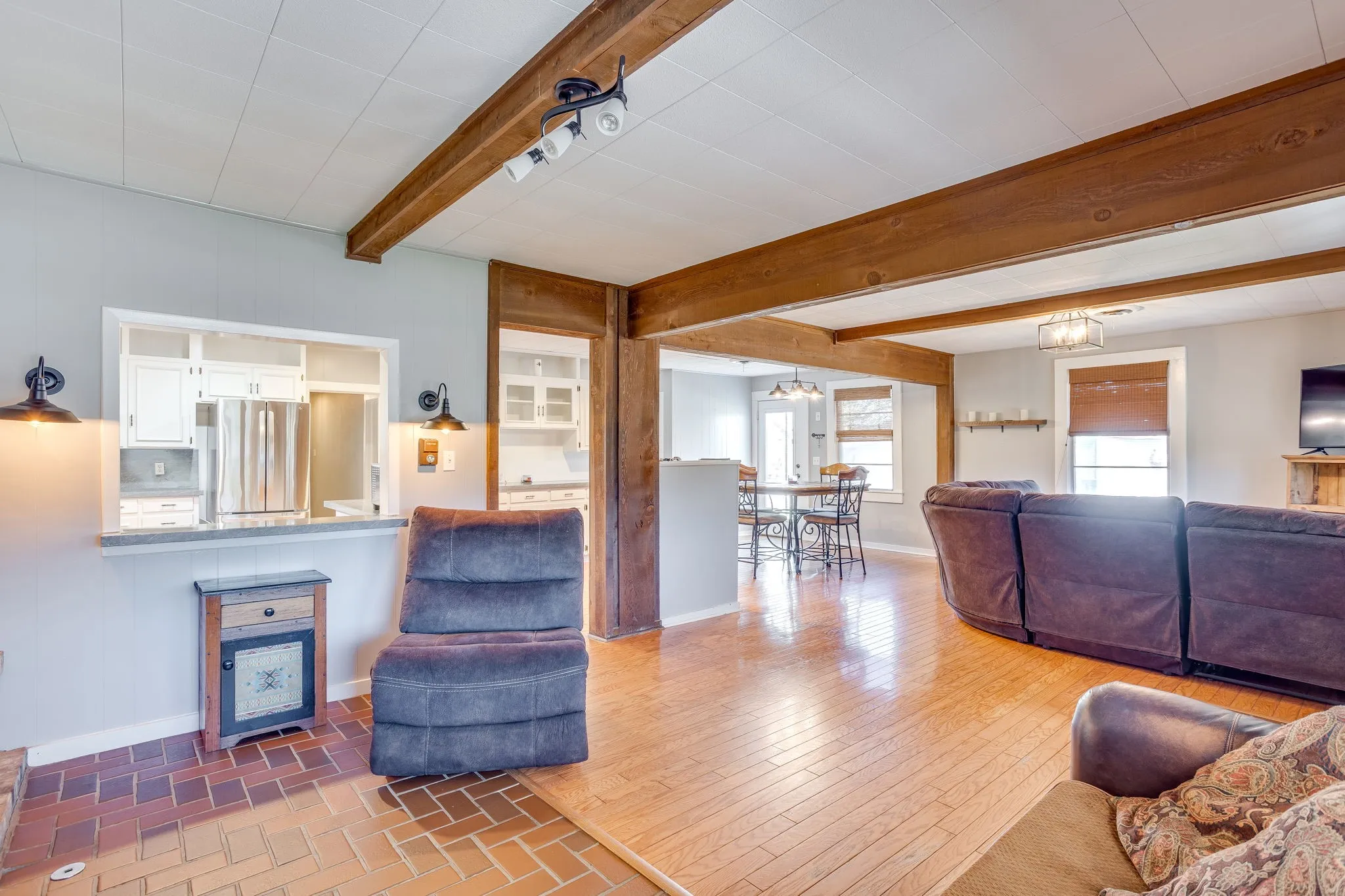 Office For Sale in Parker County , 2800 Ranger Highway, Weatherford, Texas 76088, 0, 0, Garage spaces, 0 Sqft, built in 2000, Preowned, Price $1,699,000, mls#21225186, Real Estate Agent in Weatherford, Homes For Sale in Parker county, Homes For Sale in Weatherford, Realtor in Weatherford Texas, Real Estate Brokerage Independent Realty Texas, Luminita Cordes Realtor