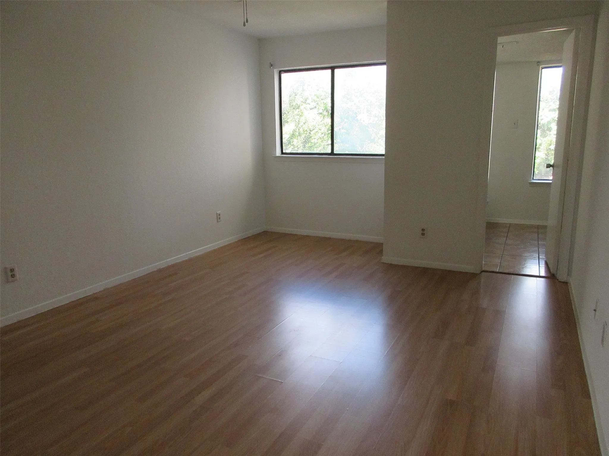 1 of 2 master suites up