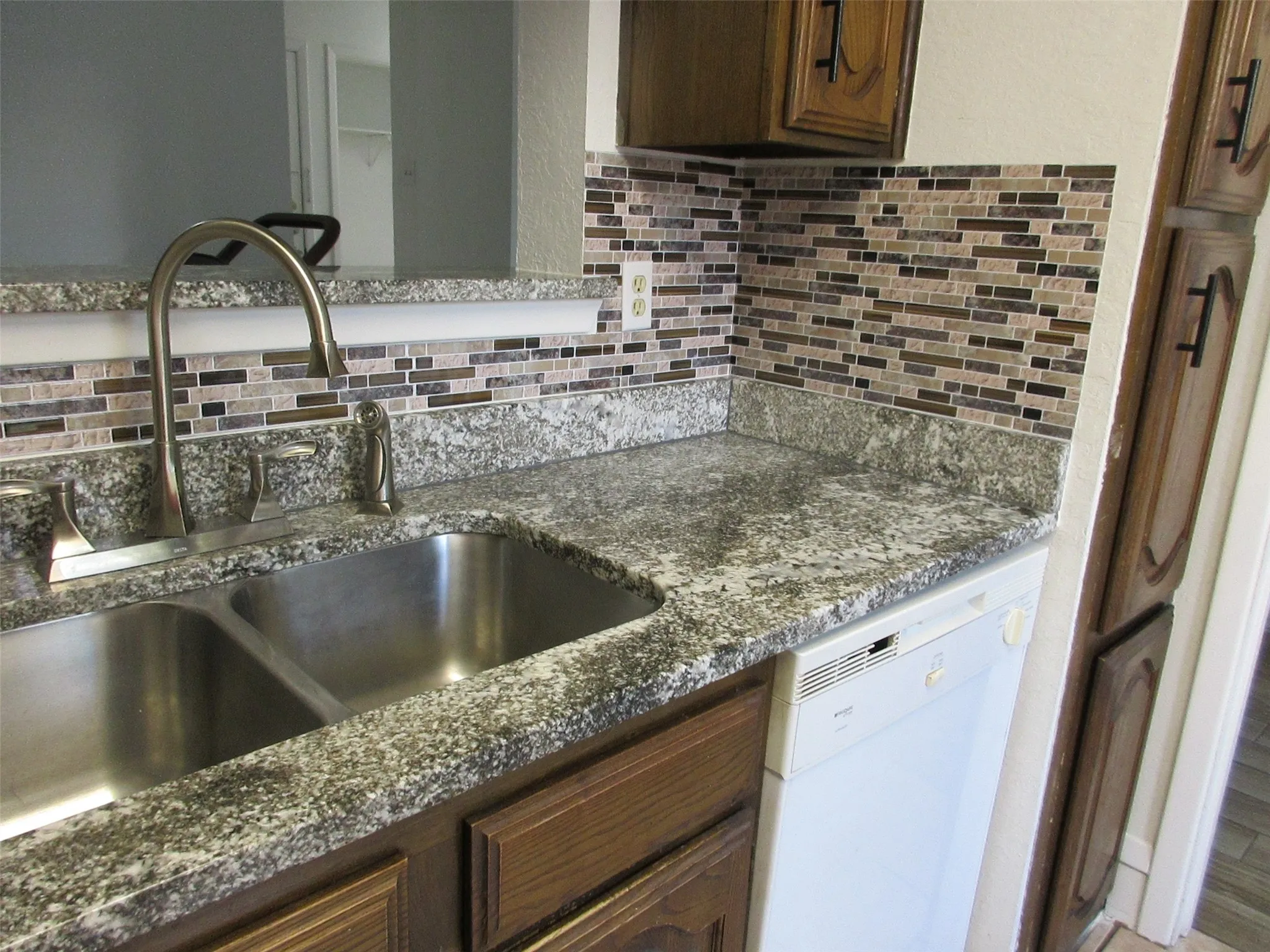 Oak Cabinetry & granite counters