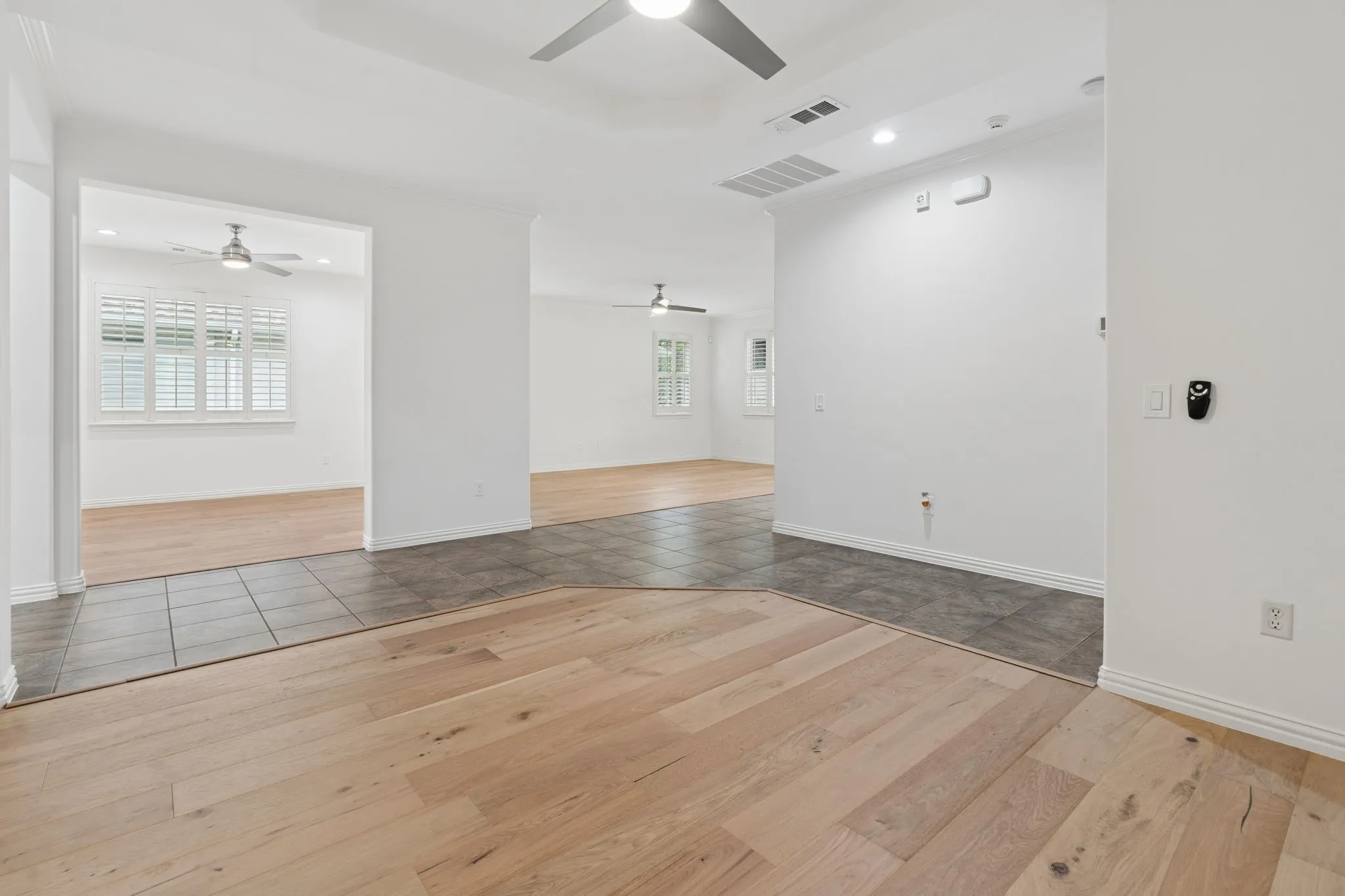 Open floorplan with multiple flexible areas to use as you please