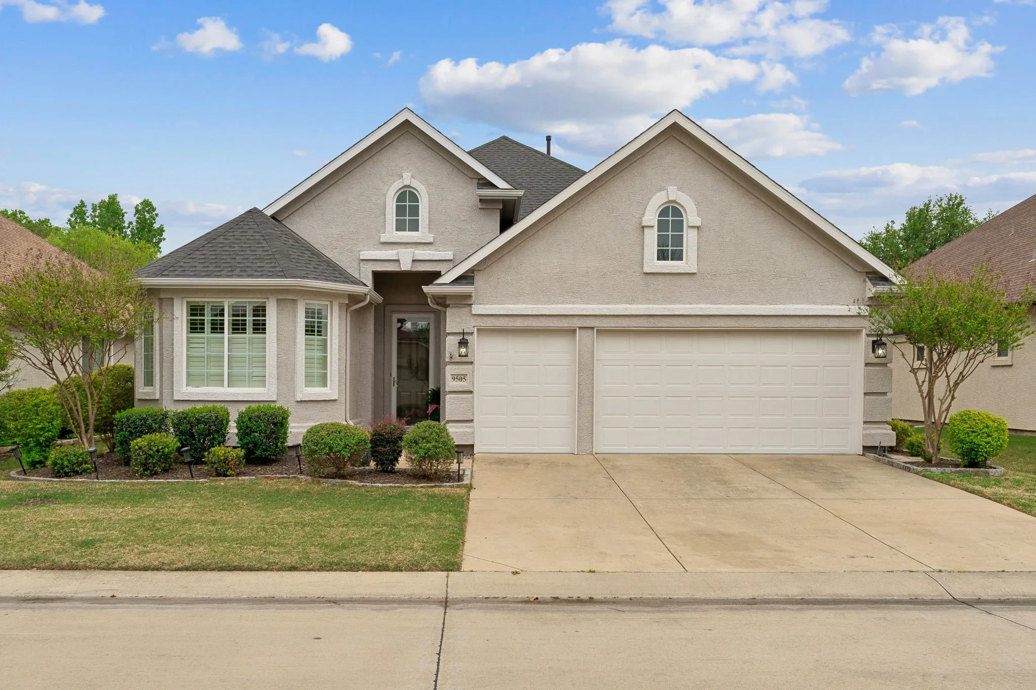 Single Family Residence For Sale in Denton County , 9505 Rivercrest Drive, Denton, Texas 76207, 2 Bedroom, 2 Bathroom, 3 Garage spaces, 2,153 Sqft, built in 2008, Preowned, mls#21200475, Real Estate Agent in Denton, Homes For Sale in Denton county, Homes For Sale in Denton, Realtor in Denton Texas, Real Estate Brokerage Independent Realty Texas, Luminita Cordes Realtor