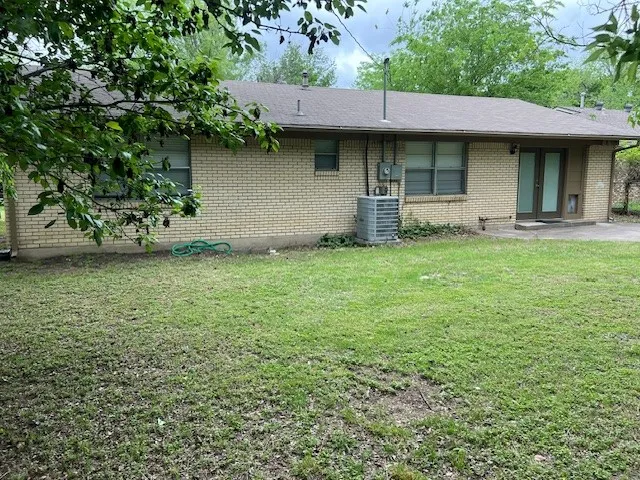 Single Family Residence For Sale in Denton County , 1716 Westchester Street, Denton, Texas 76201, 3 Bedroom, 2 Bathroom, 2 Garage spaces, 1,532 Sqft, built in 1964, Preowned, mls#21225061, Real Estate Agent in Denton, Homes For Sale in Denton county, Homes For Sale in Denton, Realtor in Denton Texas, Real Estate Brokerage Independent Realty Texas, Luminita Cordes Realtor