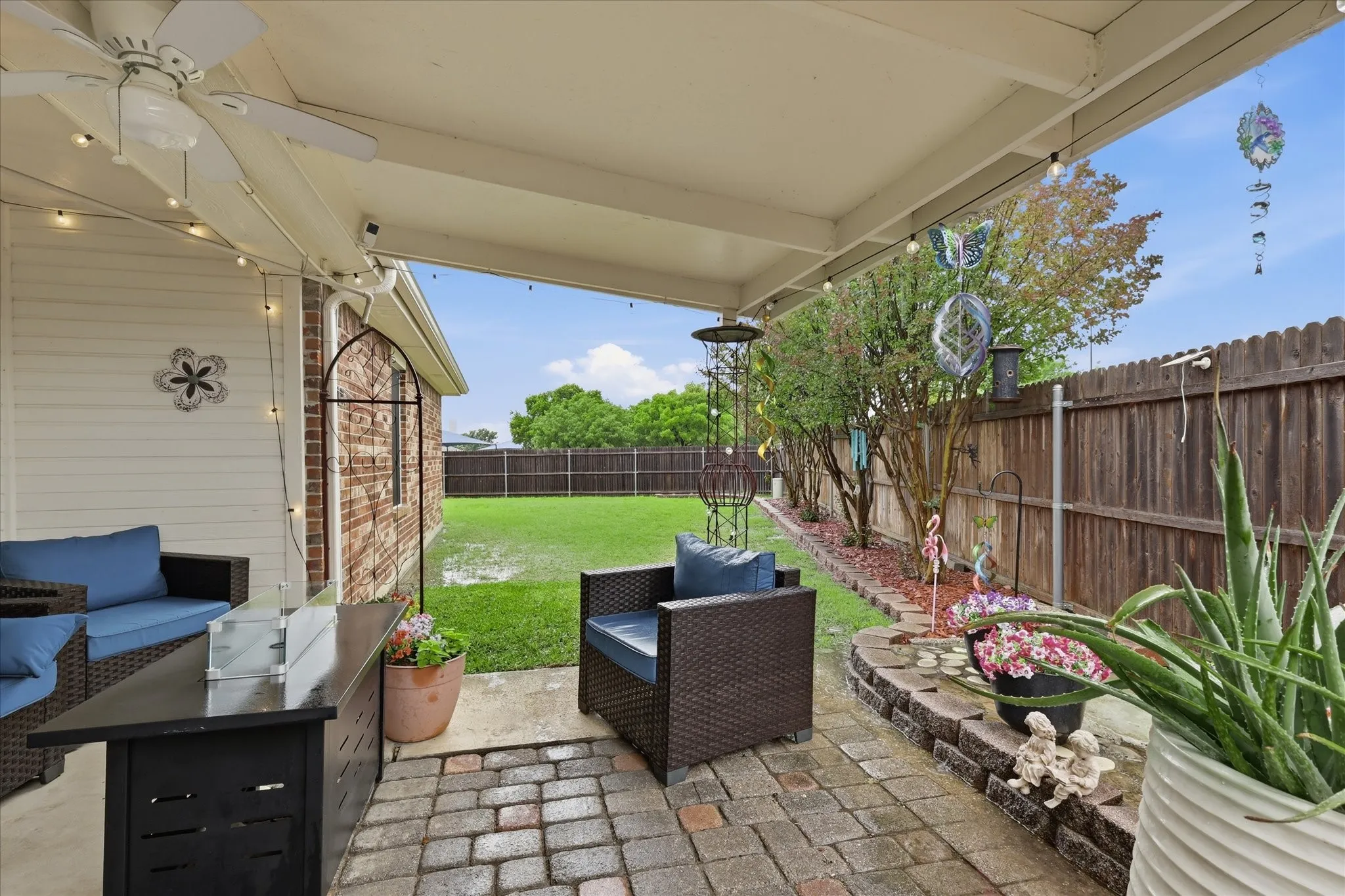 Single Family Residence For Sale in Tarrant County , 5621 Swords Drive, Fort Worth, Texas 76137, 3 Bedrooms, 2 Bathrooms, 1 Garage spaces, 1,371 Sqft, built in 2000, Price $292,000, mls#21225347, Real Estate Agent in Fort Worth, Homes For Sale in Tarrant county, Homes For Sale in Fort Worth, Realtor in Fort Worth Texas, Real Estate Brokerage Independent Realty Texas, Luminita Cordes Realtor