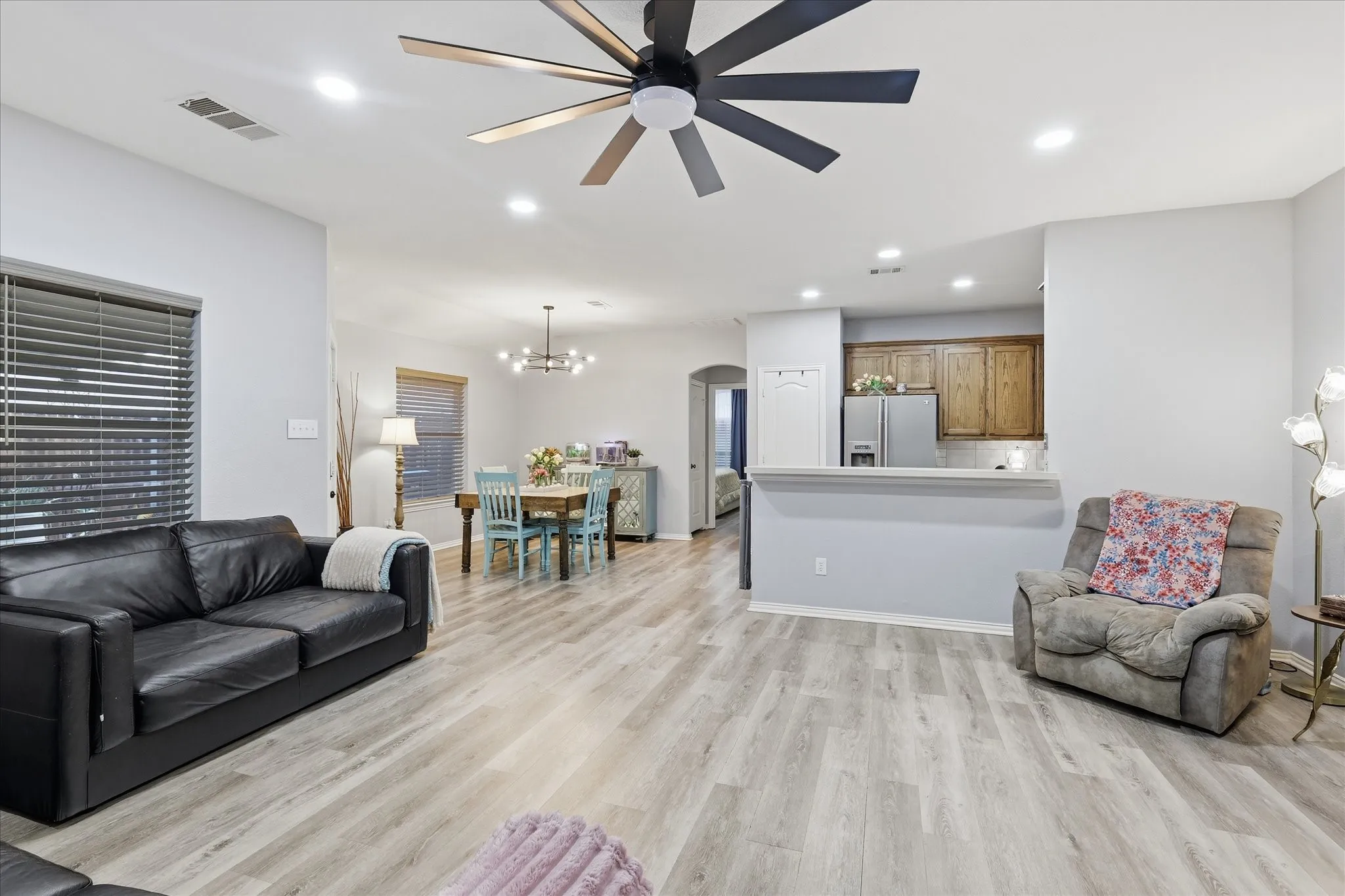 Single Family Residence For Sale in Tarrant County , 5621 Swords Drive, Fort Worth, Texas 76137, 3 Bedrooms, 2 Bathrooms, 1 Garage spaces, 1,371 Sqft, built in 2000, Price $292,000, mls#21225347, Real Estate Agent in Fort Worth, Homes For Sale in Tarrant county, Homes For Sale in Fort Worth, Realtor in Fort Worth Texas, Real Estate Brokerage Independent Realty Texas, Luminita Cordes Realtor