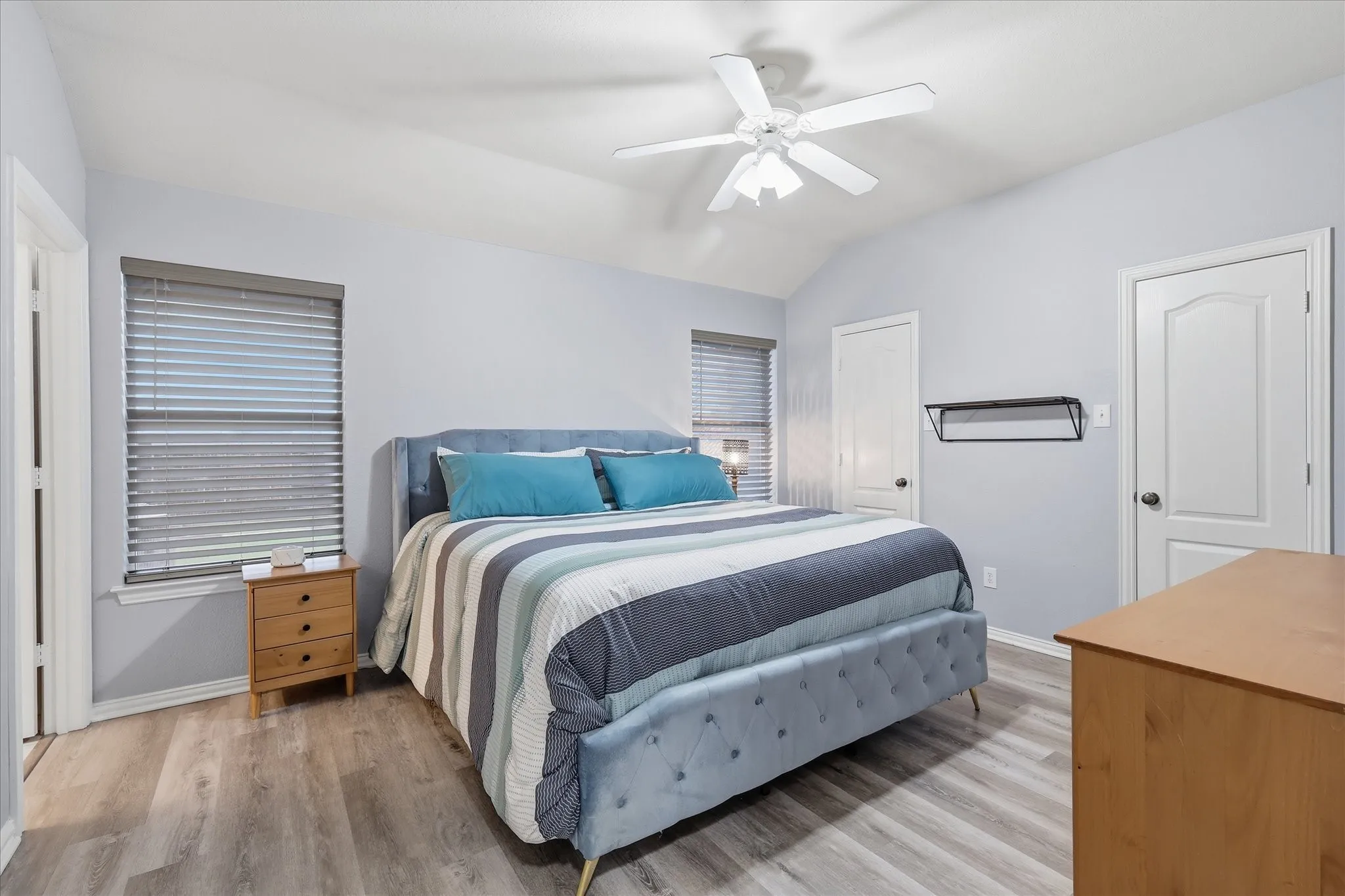 Single Family Residence For Sale in Tarrant County , 5621 Swords Drive, Fort Worth, Texas 76137, 3 Bedrooms, 2 Bathrooms, 1 Garage spaces, 1,371 Sqft, built in 2000, Price $292,000, mls#21225347, Real Estate Agent in Fort Worth, Homes For Sale in Tarrant county, Homes For Sale in Fort Worth, Realtor in Fort Worth Texas, Real Estate Brokerage Independent Realty Texas, Luminita Cordes Realtor