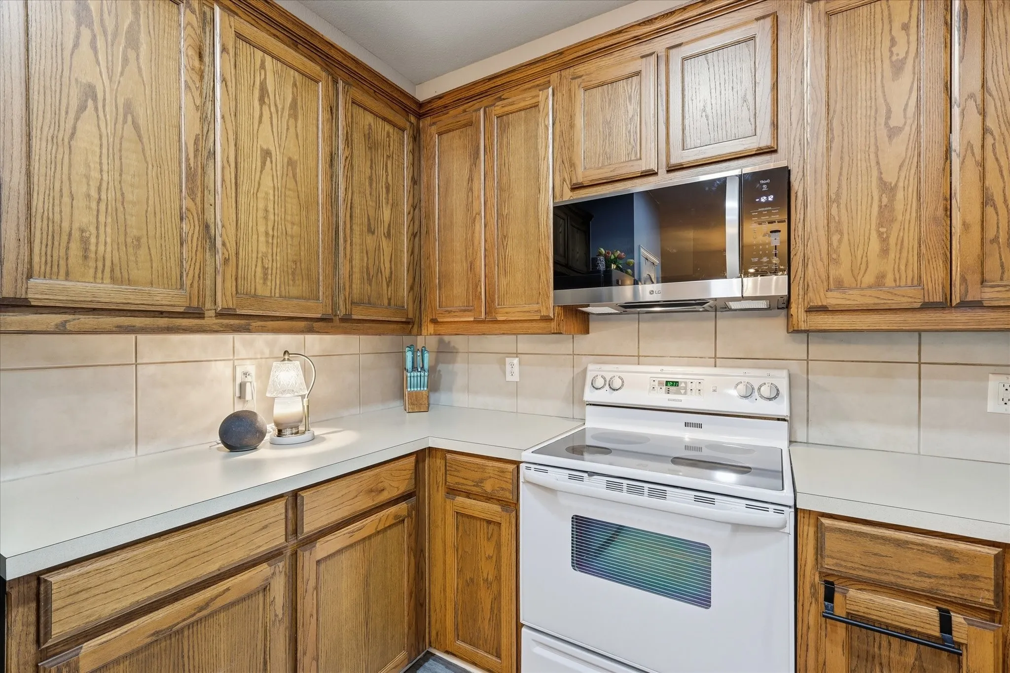 Single Family Residence For Sale in Tarrant County , 5621 Swords Drive, Fort Worth, Texas 76137, 3 Bedrooms, 2 Bathrooms, 1 Garage spaces, 1,371 Sqft, built in 2000, Price $292,000, mls#21225347, Real Estate Agent in Fort Worth, Homes For Sale in Tarrant county, Homes For Sale in Fort Worth, Realtor in Fort Worth Texas, Real Estate Brokerage Independent Realty Texas, Luminita Cordes Realtor