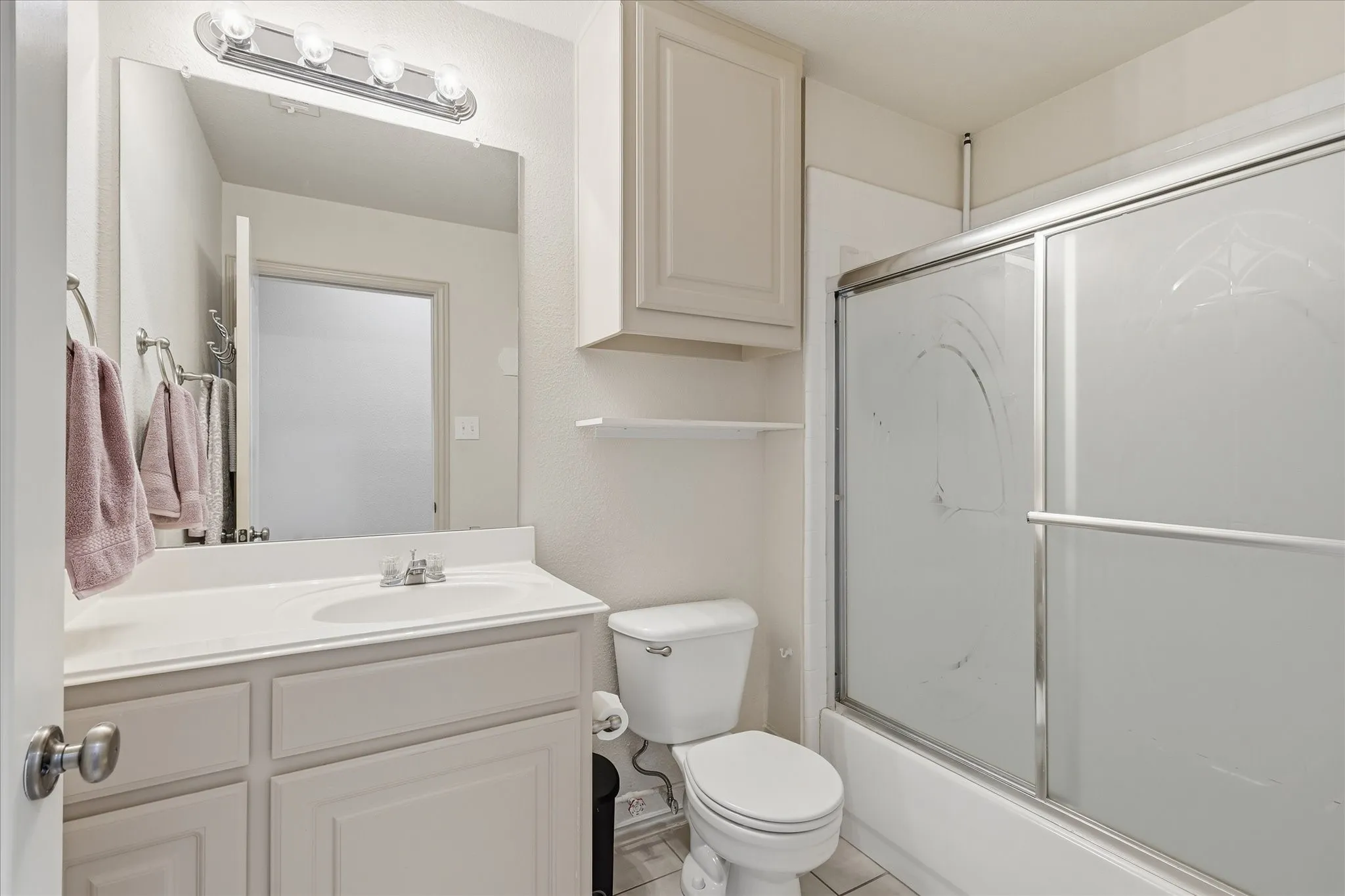 Single Family Residence For Sale in Tarrant County , 5621 Swords Drive, Fort Worth, Texas 76137, 3 Bedrooms, 2 Bathrooms, 1 Garage spaces, 1,371 Sqft, built in 2000, Price $292,000, mls#21225347, Real Estate Agent in Fort Worth, Homes For Sale in Tarrant county, Homes For Sale in Fort Worth, Realtor in Fort Worth Texas, Real Estate Brokerage Independent Realty Texas, Luminita Cordes Realtor