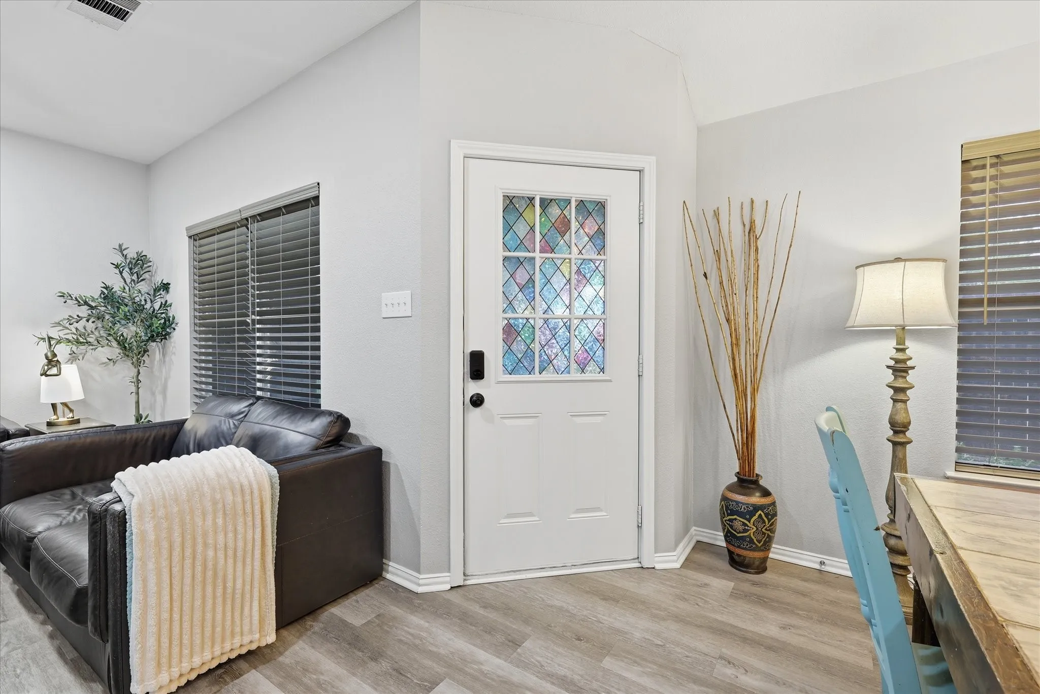 Single Family Residence For Sale in Tarrant County , 5621 Swords Drive, Fort Worth, Texas 76137, 3 Bedrooms, 2 Bathrooms, 1 Garage spaces, 1,371 Sqft, built in 2000, Price $292,000, mls#21225347, Real Estate Agent in Fort Worth, Homes For Sale in Tarrant county, Homes For Sale in Fort Worth, Realtor in Fort Worth Texas, Real Estate Brokerage Independent Realty Texas, Luminita Cordes Realtor