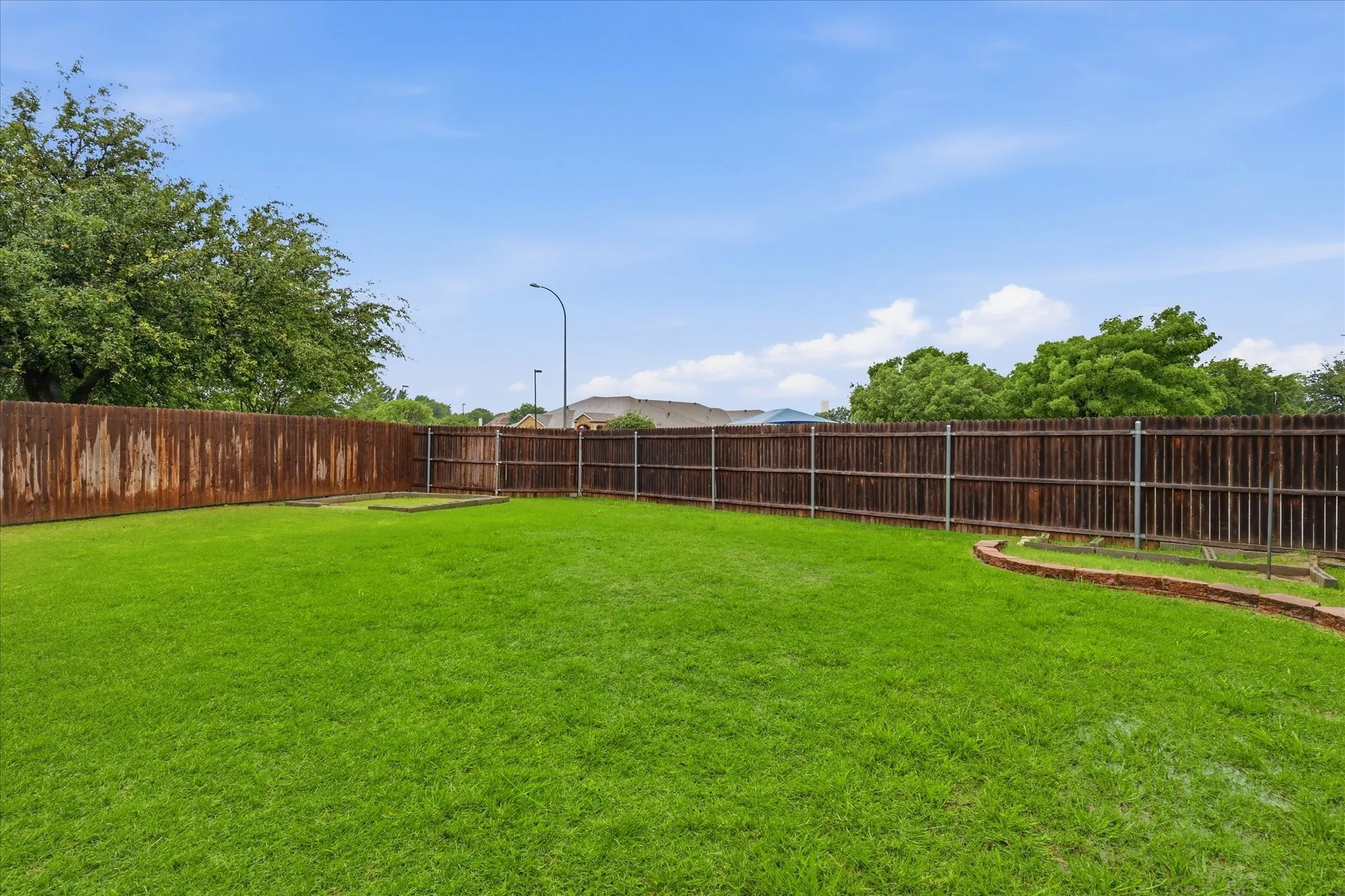 Single Family Residence For Sale in Tarrant County , 5621 Swords Drive, Fort Worth, Texas 76137, 3 Bedrooms, 2 Bathrooms, 1 Garage spaces, 1,371 Sqft, built in 2000, Price $292,000, mls#21225347, Real Estate Agent in Fort Worth, Homes For Sale in Tarrant county, Homes For Sale in Fort Worth, Realtor in Fort Worth Texas, Real Estate Brokerage Independent Realty Texas, Luminita Cordes Realtor