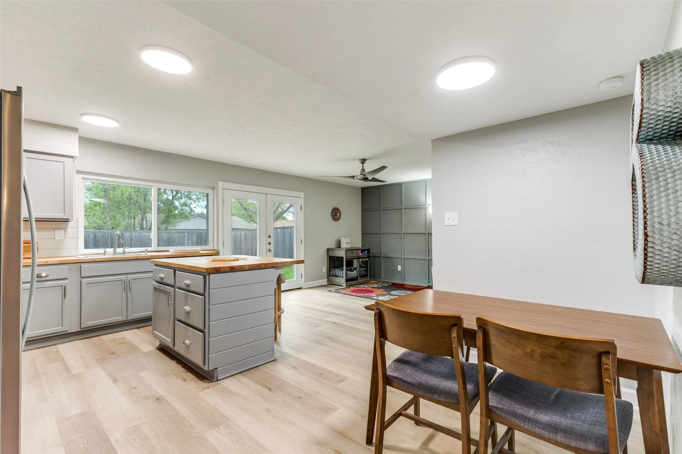 Single Family Residence For Sale in Dallas County , 310 Willow Springs Court, Coppell, Texas 75019, 4 Bedroom, 2 Bathroom, 2 Garage spaces, 1,980 Sqft, built in 1979, Preowned, mls#21223022, Real Estate Agent in Coppell, Homes For Sale in Dallas county, Homes For Sale in Coppell, Realtor in Coppell Texas, Real Estate Brokerage Independent Realty Texas, Luminita Cordes Realtor