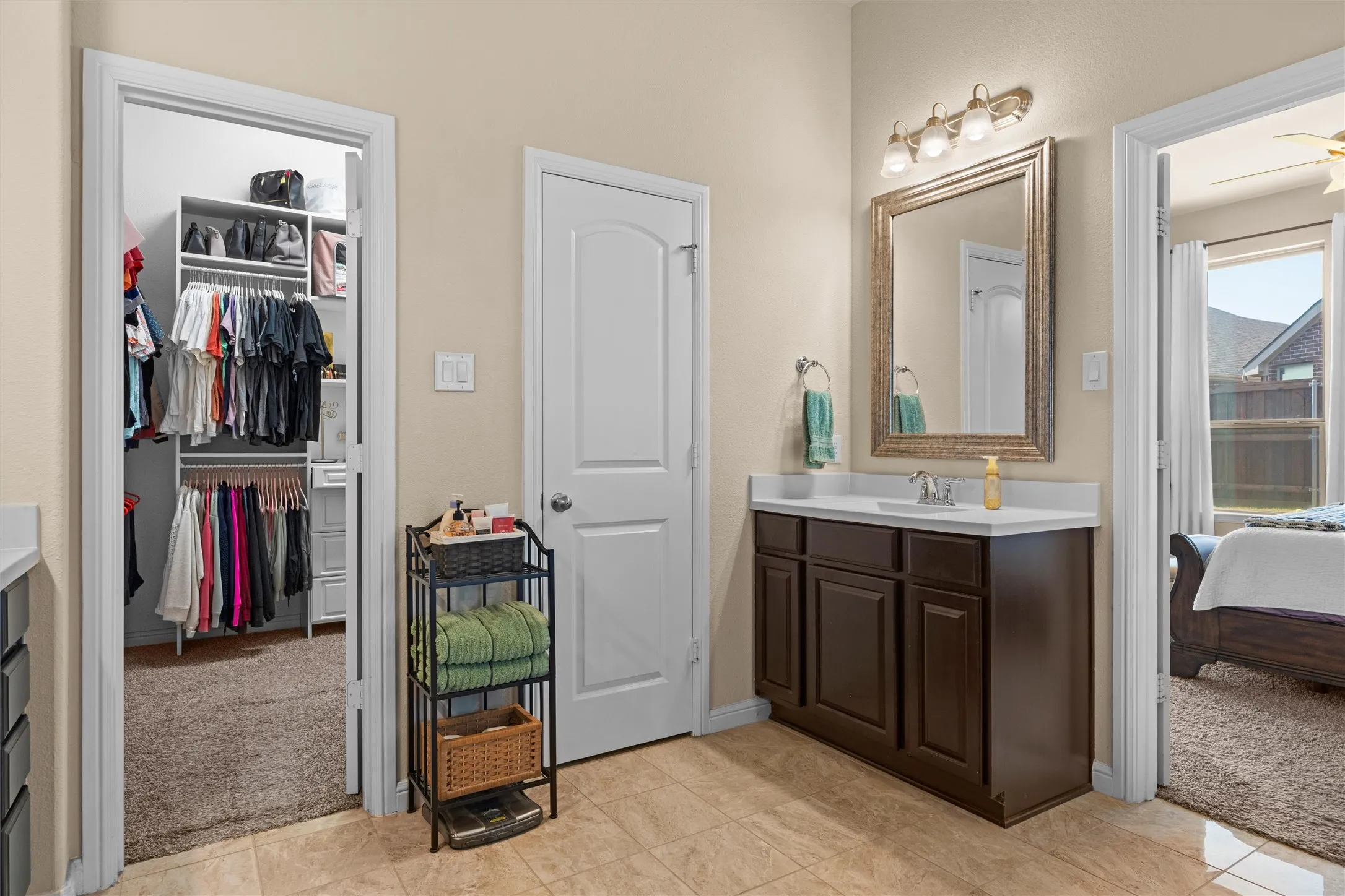 Single Family Residence For Sale in Denton County , 920 Goldenmist Drive, Little Elm, Texas 75068, 3 Bedroom, 3 Bathroom, 2 Garage spaces, 2,437 Sqft, built in 2014, Preowned, mls#21218287, Real Estate Agent in Little Elm, Homes For Sale in Denton county, Homes For Sale in Little Elm, Realtor in Little Elm Texas, Real Estate Brokerage Independent Realty Texas, Luminita Cordes Realtor