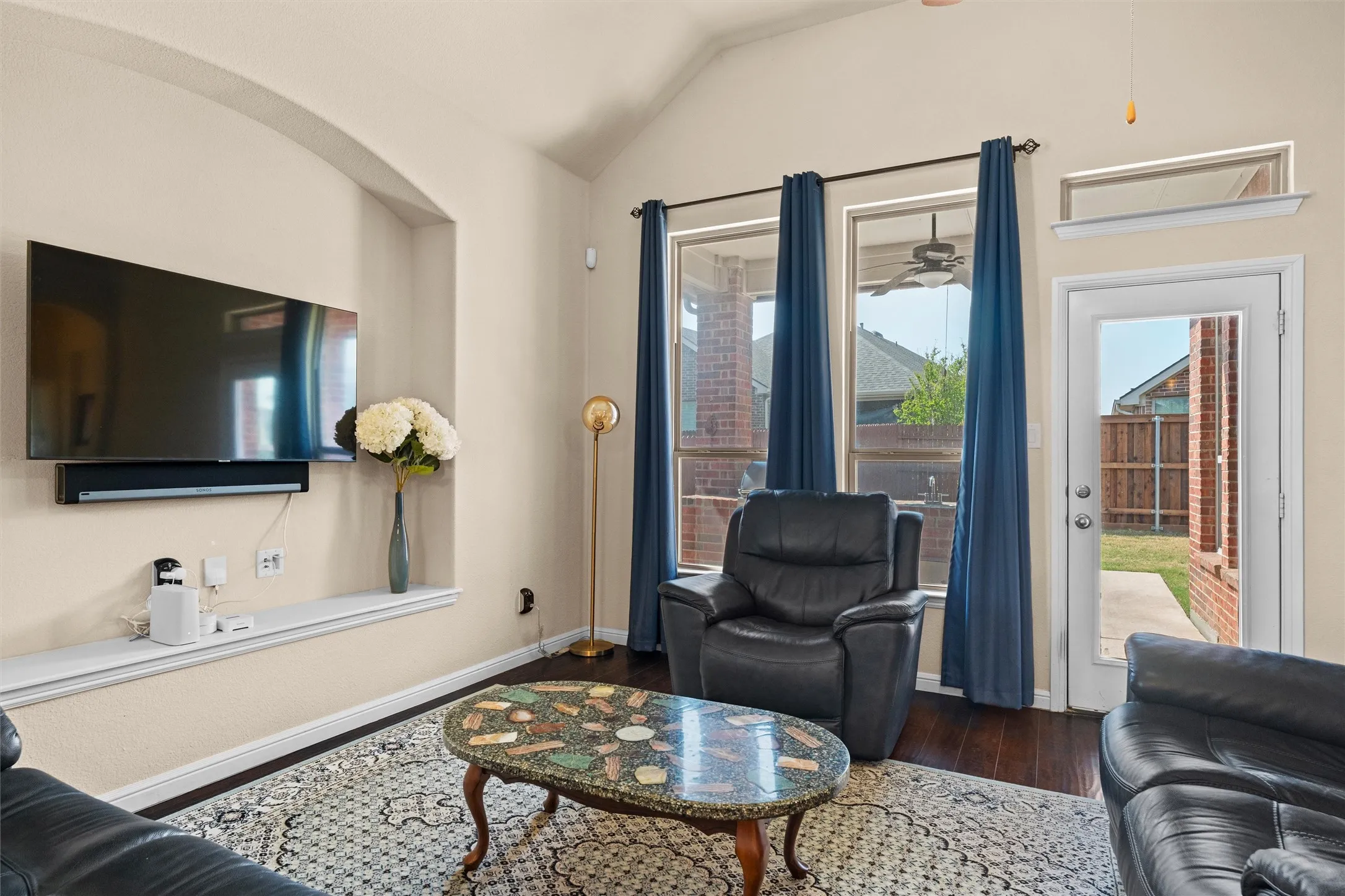 Single Family Residence For Sale in Denton County , 920 Goldenmist Drive, Little Elm, Texas 75068, 3 Bedroom, 3 Bathroom, 2 Garage spaces, 2,437 Sqft, built in 2014, Preowned, mls#21218287, Real Estate Agent in Little Elm, Homes For Sale in Denton county, Homes For Sale in Little Elm, Realtor in Little Elm Texas, Real Estate Brokerage Independent Realty Texas, Luminita Cordes Realtor