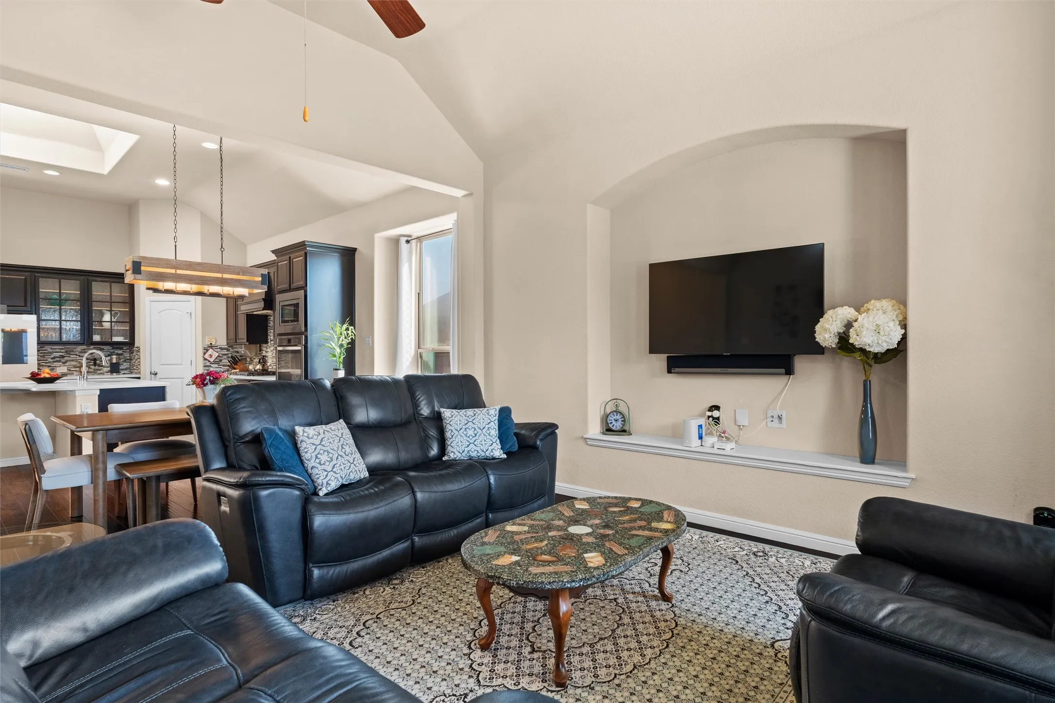 Single Family Residence For Sale in Denton County , 920 Goldenmist Drive, Little Elm, Texas 75068, 3 Bedroom, 3 Bathroom, 2 Garage spaces, 2,437 Sqft, built in 2014, Preowned, mls#21218287, Real Estate Agent in Little Elm, Homes For Sale in Denton county, Homes For Sale in Little Elm, Realtor in Little Elm Texas, Real Estate Brokerage Independent Realty Texas, Luminita Cordes Realtor