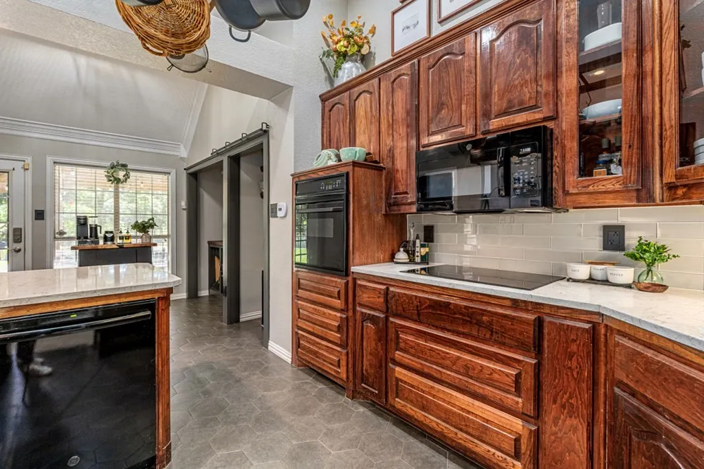 Single Family Residence For Sale in Van Zandt County , 1933 Vz County Road 2721, Mabank, Texas 75147, 5 Bedrooms, 4 Bathrooms, 3 Garage spaces, 3,433 Sqft, built in 1997, Price $1,695,000, mls#21225424, Real Estate Agent in Mabank, Homes For Sale in Van Zandt county, Homes For Sale in Mabank, Realtor in Mabank Texas, Real Estate Brokerage Independent Realty Texas, Luminita Cordes Realtor
