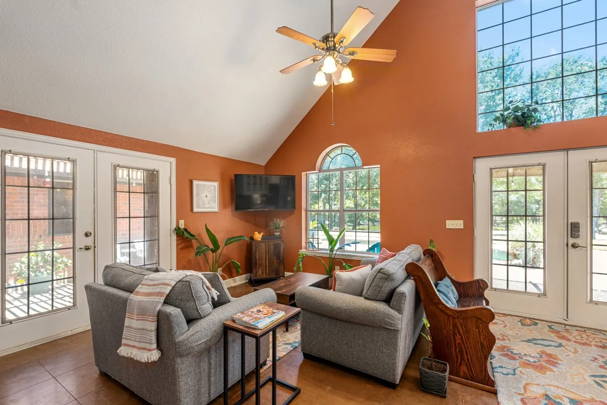 Single Family Residence For Sale in Van Zandt County , 1933 Vz County Road 2721, Mabank, Texas 75147, 5 Bedrooms, 4 Bathrooms, 3 Garage spaces, 3,433 Sqft, built in 1997, Price $1,695,000, mls#21225424, Real Estate Agent in Mabank, Homes For Sale in Van Zandt county, Homes For Sale in Mabank, Realtor in Mabank Texas, Real Estate Brokerage Independent Realty Texas, Luminita Cordes Realtor