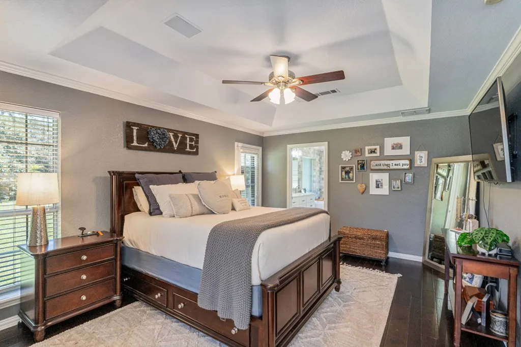 Single Family Residence For Sale in Van Zandt County , 1933 Vz County Road 2721, Mabank, Texas 75147, 5 Bedrooms, 4 Bathrooms, 3 Garage spaces, 3,433 Sqft, built in 1997, Price $1,695,000, mls#21225424, Real Estate Agent in Mabank, Homes For Sale in Van Zandt county, Homes For Sale in Mabank, Realtor in Mabank Texas, Real Estate Brokerage Independent Realty Texas, Luminita Cordes Realtor
