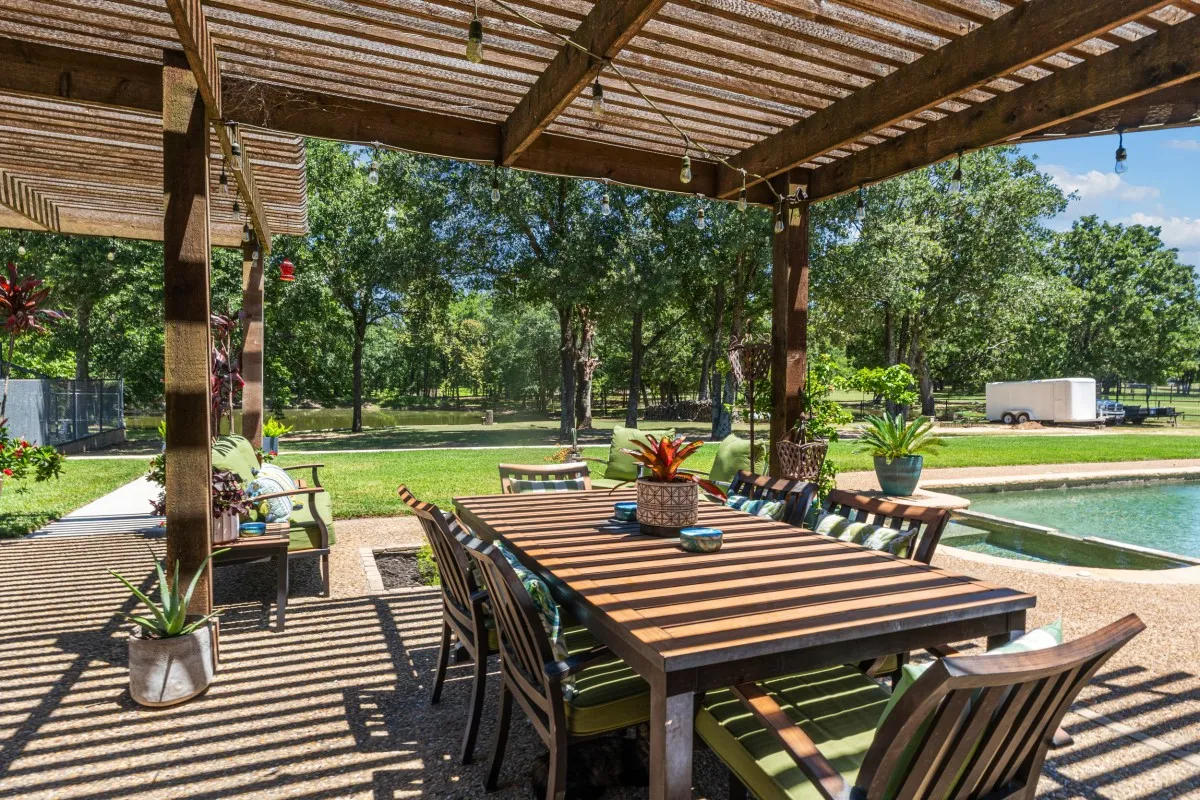 Single Family Residence For Sale in Van Zandt County , 1933 Vz County Road 2721, Mabank, Texas 75147, 5 Bedrooms, 4 Bathrooms, 3 Garage spaces, 3,433 Sqft, built in 1997, Price $1,695,000, mls#21225424, Real Estate Agent in Mabank, Homes For Sale in Van Zandt county, Homes For Sale in Mabank, Realtor in Mabank Texas, Real Estate Brokerage Independent Realty Texas, Luminita Cordes Realtor