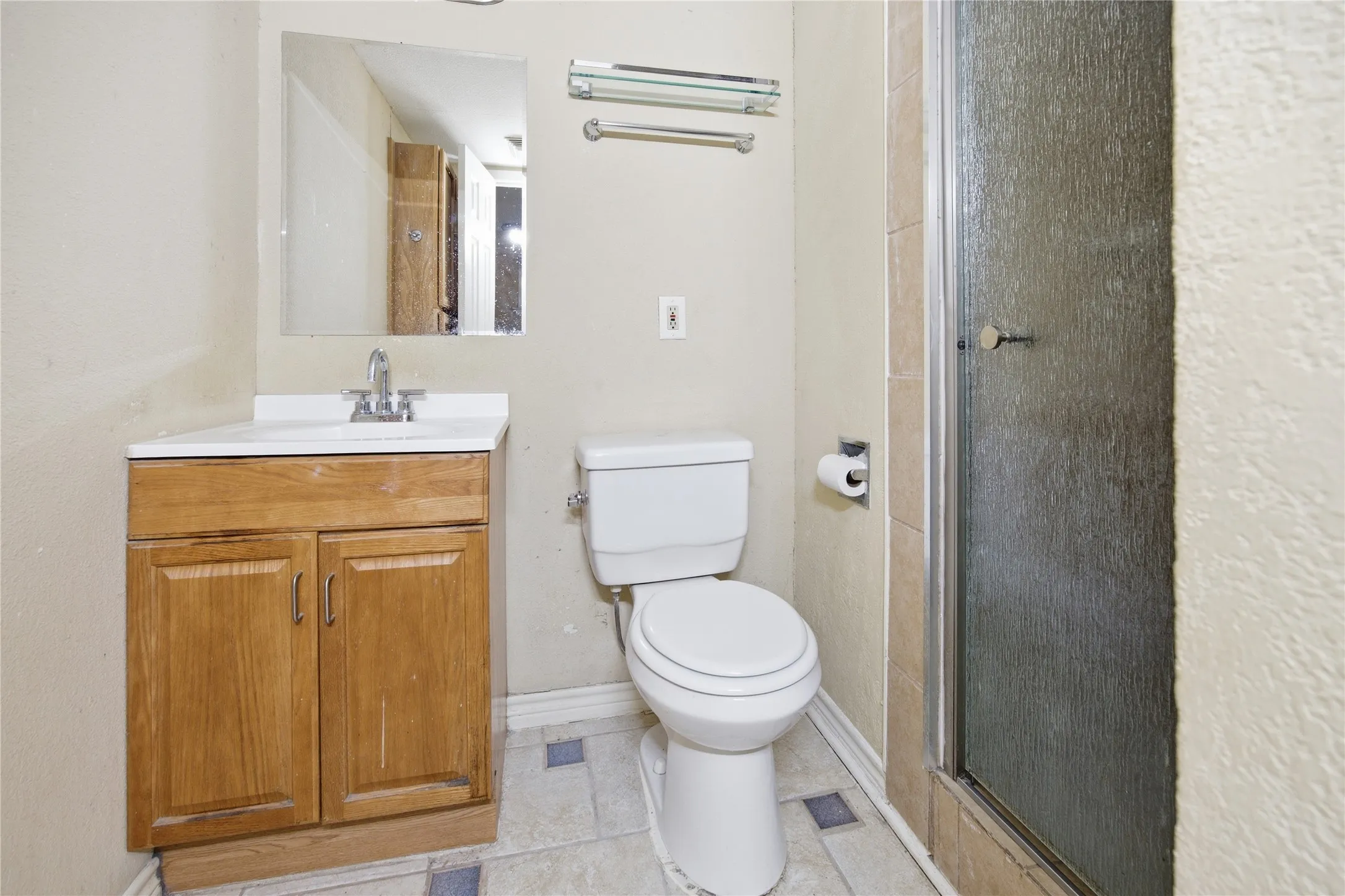 Single Family Residence For Sale in Dallas County , 3614 Windsor Street, Irving, Texas 75062, 3 Bedroom, 2 Bathroom, 2 Garage spaces, 1,314 Sqft, built in 1960, Preowned, mls#21218356, Real Estate Agent in Irving, Homes For Sale in Dallas county, Homes For Sale in Irving, Realtor in Irving Texas, Real Estate Brokerage Independent Realty Texas, Luminita Cordes Realtor