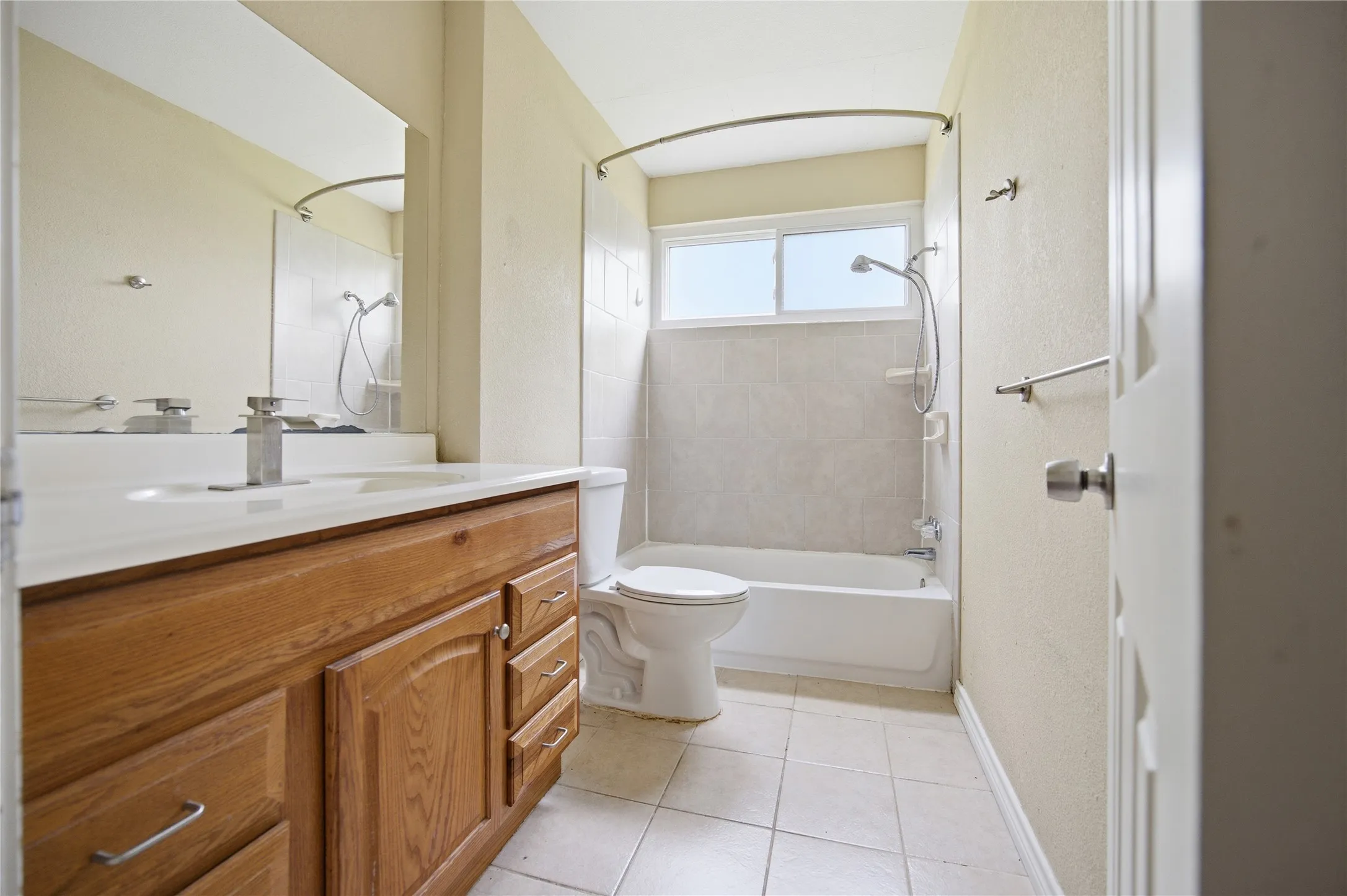 Single Family Residence For Sale in Dallas County , 3614 Windsor Street, Irving, Texas 75062, 3 Bedroom, 2 Bathroom, 2 Garage spaces, 1,314 Sqft, built in 1960, Preowned, mls#21218356, Real Estate Agent in Irving, Homes For Sale in Dallas county, Homes For Sale in Irving, Realtor in Irving Texas, Real Estate Brokerage Independent Realty Texas, Luminita Cordes Realtor