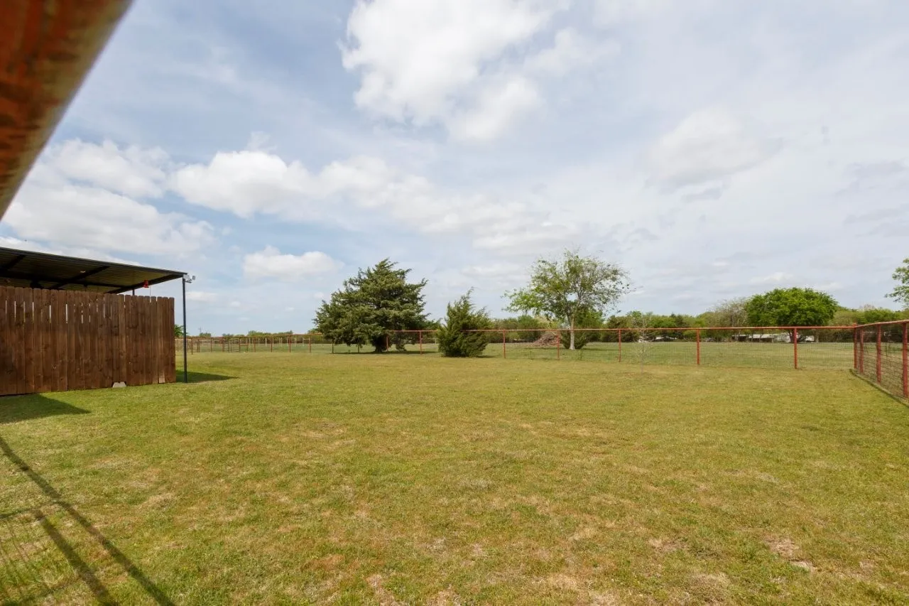 Mobile Home For Sale in Ellis County , 4880 WHITEHEAD Road, Midlothian, Texas 76065, 3 Bedroom, 2 Bathroom, Garage spaces, 1,664 Sqft, built in 2000, mls#21225449, Real Estate Agent in Midlothian, Homes For Sale in Ellis county, Homes For Sale in Midlothian, Realtor in Midlothian Texas, Real Estate Brokerage Independent Realty Texas, Luminita Cordes Realtor