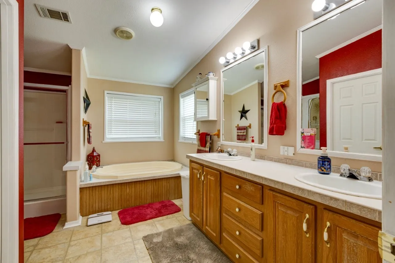 Mobile Home For Sale in Ellis County , 4880 WHITEHEAD Road, Midlothian, Texas 76065, 3 Bedroom, 2 Bathroom, Garage spaces, 1,664 Sqft, built in 2000, mls#21225449, Real Estate Agent in Midlothian, Homes For Sale in Ellis county, Homes For Sale in Midlothian, Realtor in Midlothian Texas, Real Estate Brokerage Independent Realty Texas, Luminita Cordes Realtor