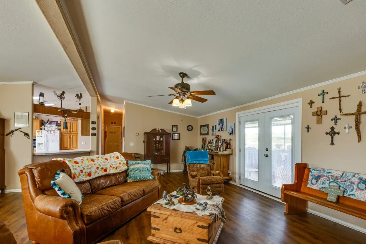 Mobile Home For Sale in Ellis County , 4880 WHITEHEAD Road, Midlothian, Texas 76065, 3 Bedroom, 2 Bathroom, Garage spaces, 1,664 Sqft, built in 2000, mls#21225449, Real Estate Agent in Midlothian, Homes For Sale in Ellis county, Homes For Sale in Midlothian, Realtor in Midlothian Texas, Real Estate Brokerage Independent Realty Texas, Luminita Cordes Realtor