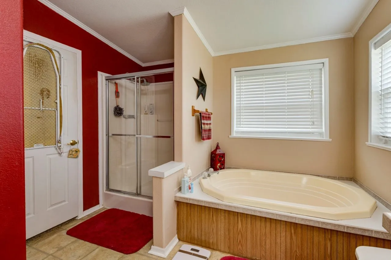 Mobile Home For Sale in Ellis County , 4880 WHITEHEAD Road, Midlothian, Texas 76065, 3 Bedroom, 2 Bathroom, Garage spaces, 1,664 Sqft, built in 2000, mls#21225449, Real Estate Agent in Midlothian, Homes For Sale in Ellis county, Homes For Sale in Midlothian, Realtor in Midlothian Texas, Real Estate Brokerage Independent Realty Texas, Luminita Cordes Realtor