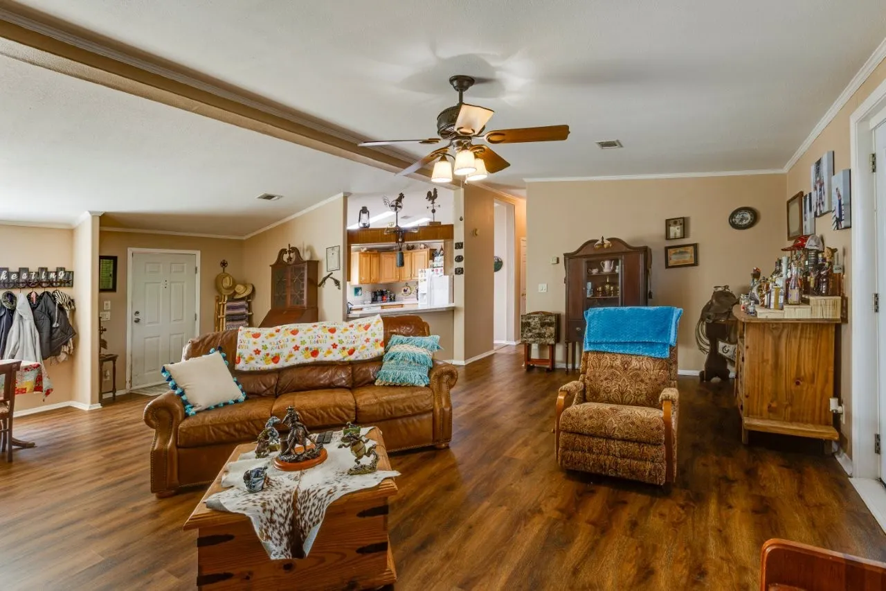 Mobile Home For Sale in Ellis County , 4880 WHITEHEAD Road, Midlothian, Texas 76065, 3 Bedroom, 2 Bathroom, Garage spaces, 1,664 Sqft, built in 2000, mls#21225449, Real Estate Agent in Midlothian, Homes For Sale in Ellis county, Homes For Sale in Midlothian, Realtor in Midlothian Texas, Real Estate Brokerage Independent Realty Texas, Luminita Cordes Realtor