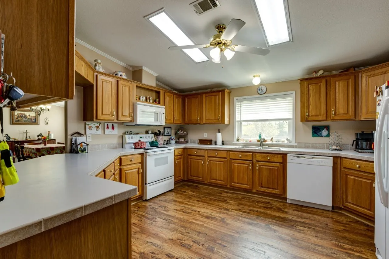 Mobile Home For Sale in Ellis County , 4880 WHITEHEAD Road, Midlothian, Texas 76065, 3 Bedroom, 2 Bathroom, Garage spaces, 1,664 Sqft, built in 2000, mls#21225449, Real Estate Agent in Midlothian, Homes For Sale in Ellis county, Homes For Sale in Midlothian, Realtor in Midlothian Texas, Real Estate Brokerage Independent Realty Texas, Luminita Cordes Realtor