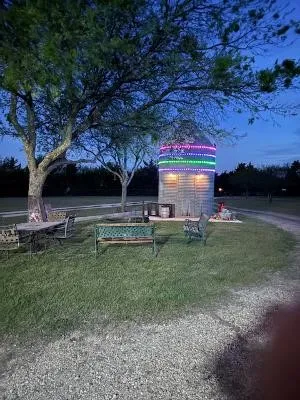 Mobile Home For Sale in Ellis County , 4880 WHITEHEAD Road, Midlothian, Texas 76065, 3 Bedroom, 2 Bathroom, Garage spaces, 1,664 Sqft, built in 2000, mls#21225449, Real Estate Agent in Midlothian, Homes For Sale in Ellis county, Homes For Sale in Midlothian, Realtor in Midlothian Texas, Real Estate Brokerage Independent Realty Texas, Luminita Cordes Realtor