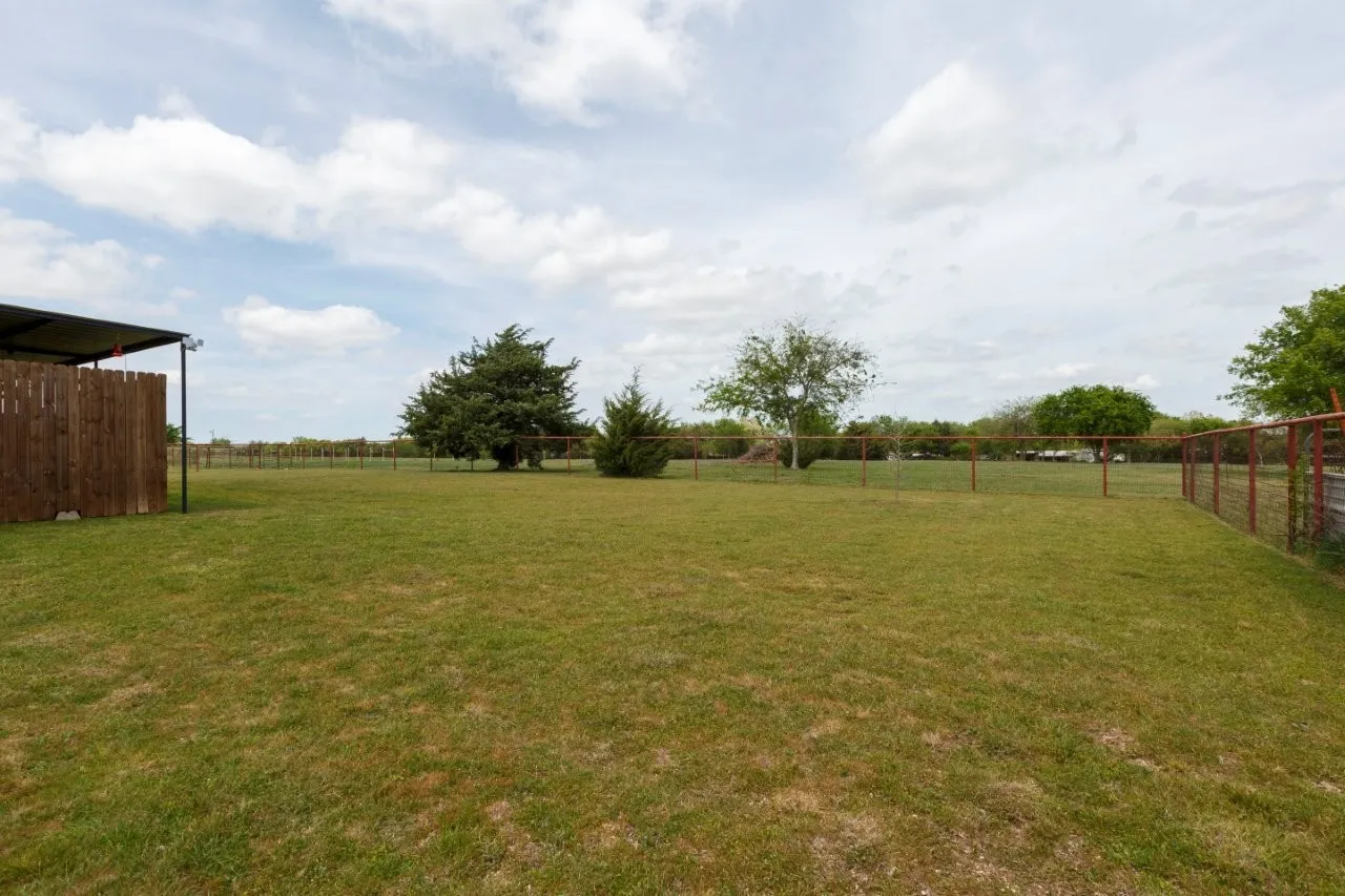 Mobile Home For Sale in Ellis County , 4880 WHITEHEAD Road, Midlothian, Texas 76065, 3 Bedroom, 2 Bathroom, Garage spaces, 1,664 Sqft, built in 2000, mls#21225449, Real Estate Agent in Midlothian, Homes For Sale in Ellis county, Homes For Sale in Midlothian, Realtor in Midlothian Texas, Real Estate Brokerage Independent Realty Texas, Luminita Cordes Realtor