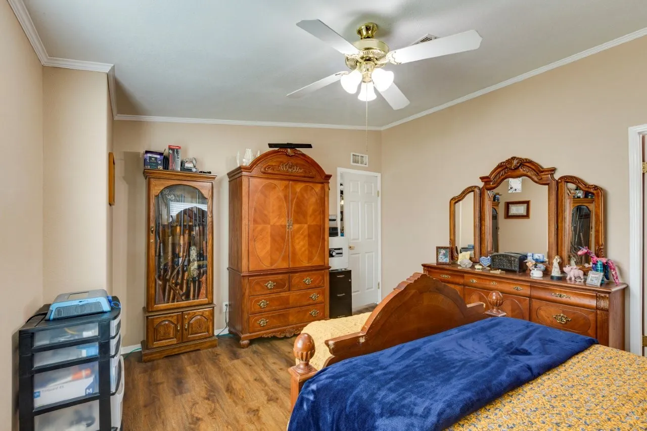 Mobile Home For Sale in Ellis County , 4880 WHITEHEAD Road, Midlothian, Texas 76065, 3 Bedroom, 2 Bathroom, Garage spaces, 1,664 Sqft, built in 2000, mls#21225449, Real Estate Agent in Midlothian, Homes For Sale in Ellis county, Homes For Sale in Midlothian, Realtor in Midlothian Texas, Real Estate Brokerage Independent Realty Texas, Luminita Cordes Realtor